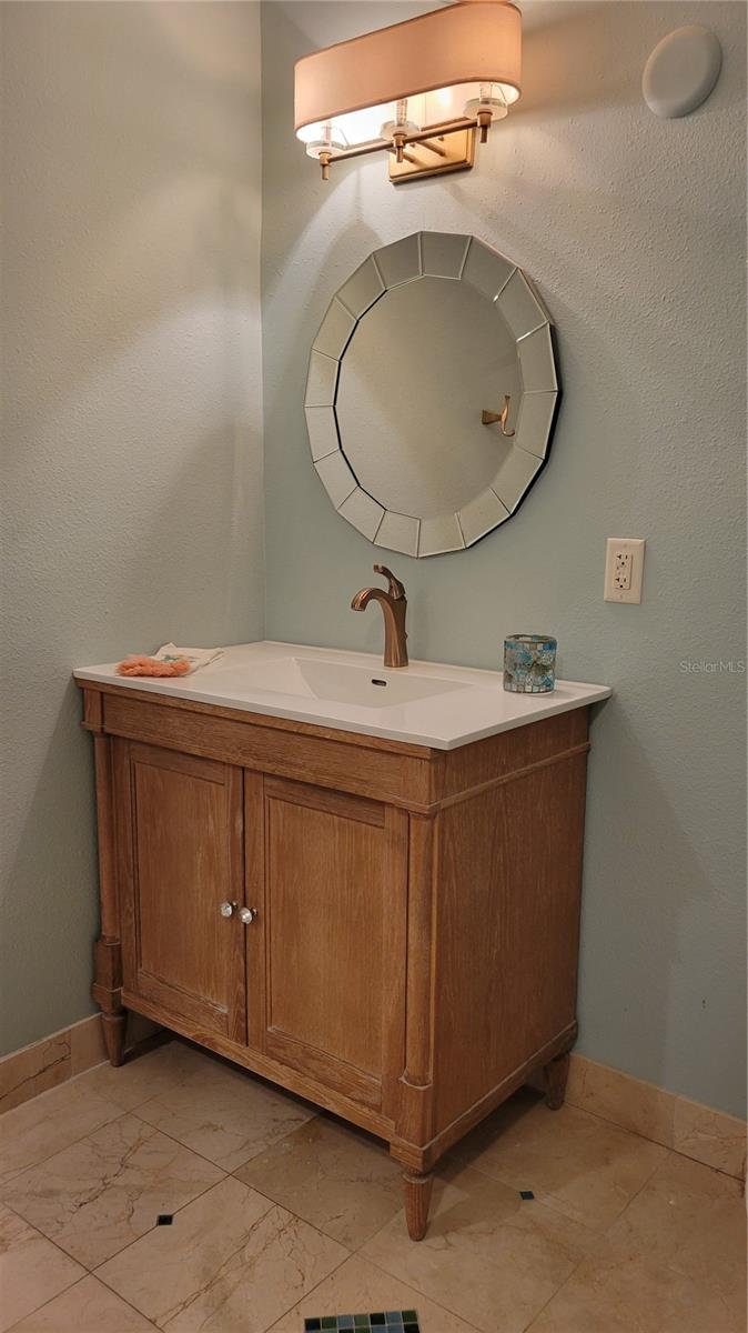 Image 14 of 35 For 2155 Wood Street B17