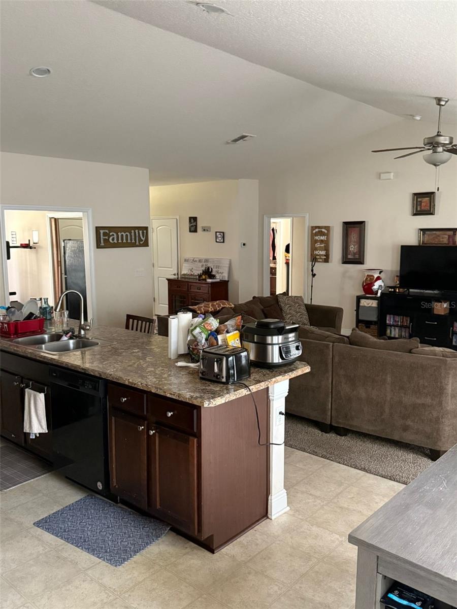 Image 10 of 31 For 31517 Broadwater Avenue