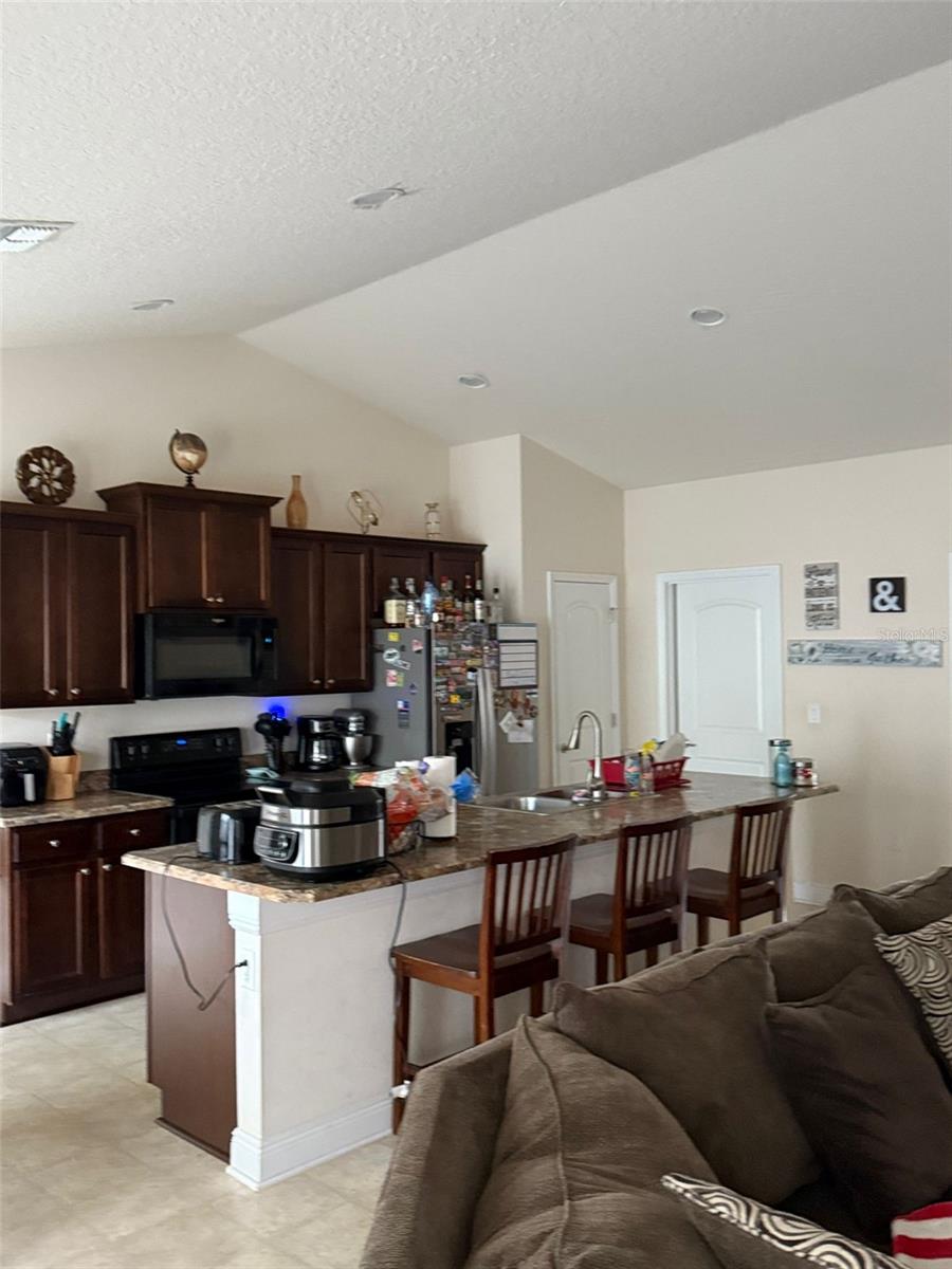 Image 14 of 31 For 31517 Broadwater Avenue