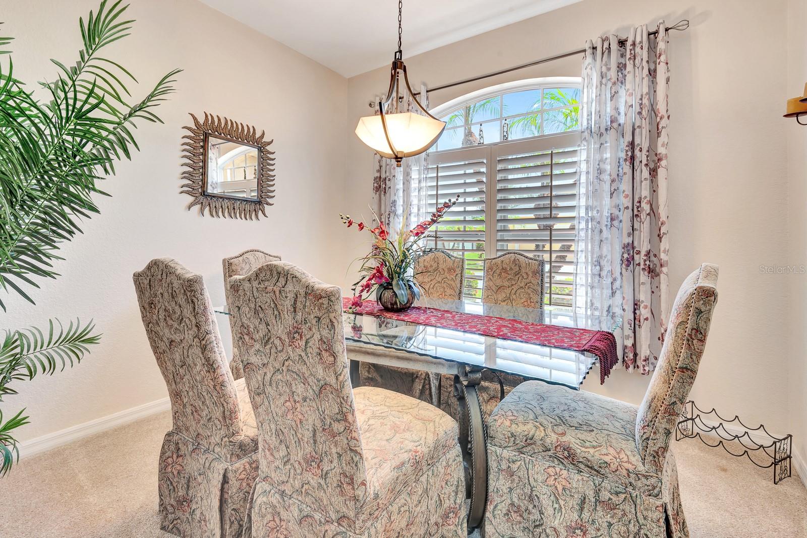 Image 22 of 51 For 24512 Bramhope Court