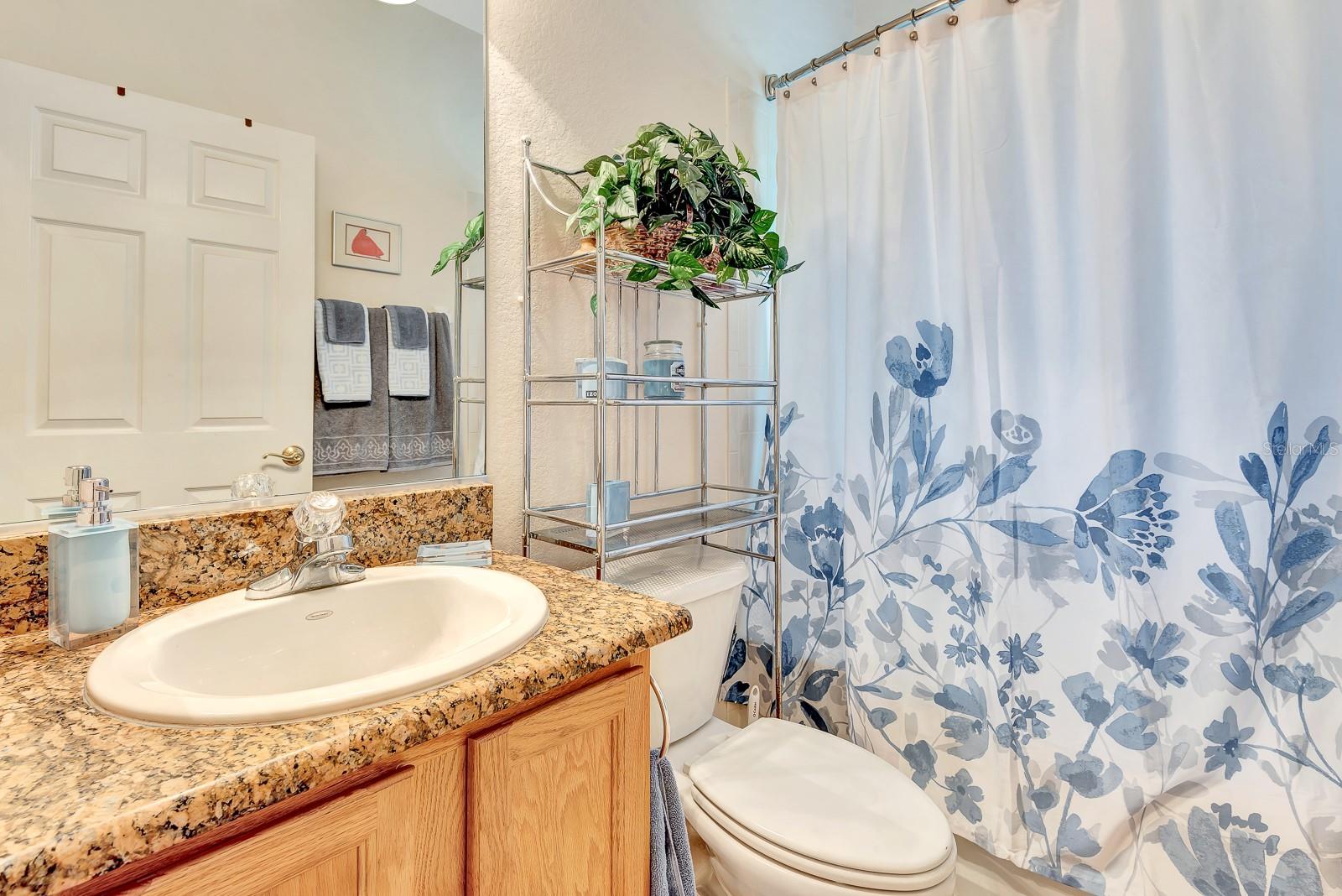 Image 33 of 51 For 24512 Bramhope Court