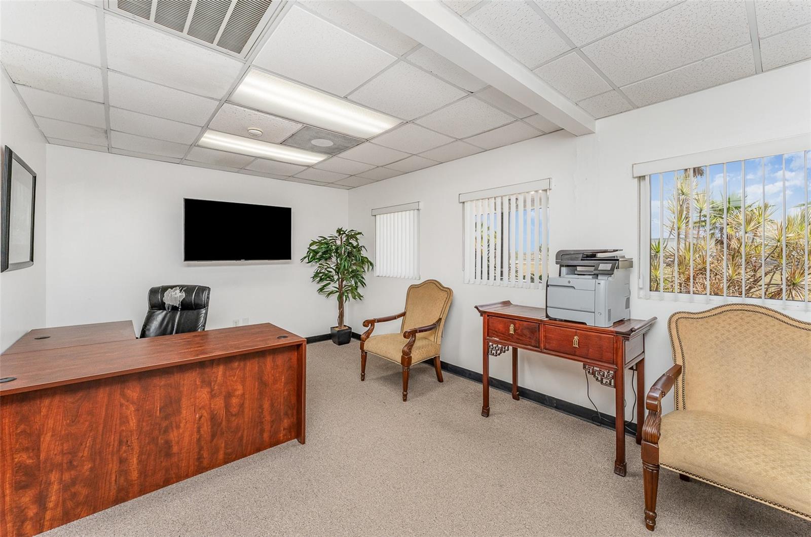 Listing photo id 10 for 2105 Dock Street