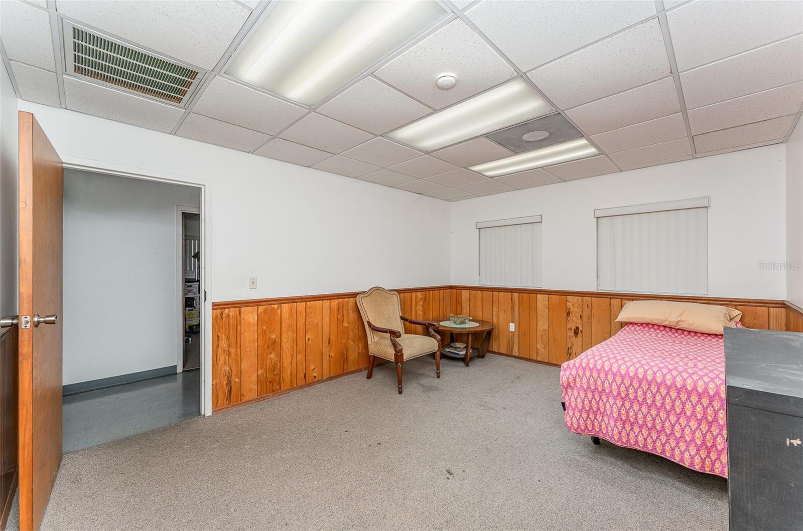 Listing photo id 13 for 2105 Dock Street