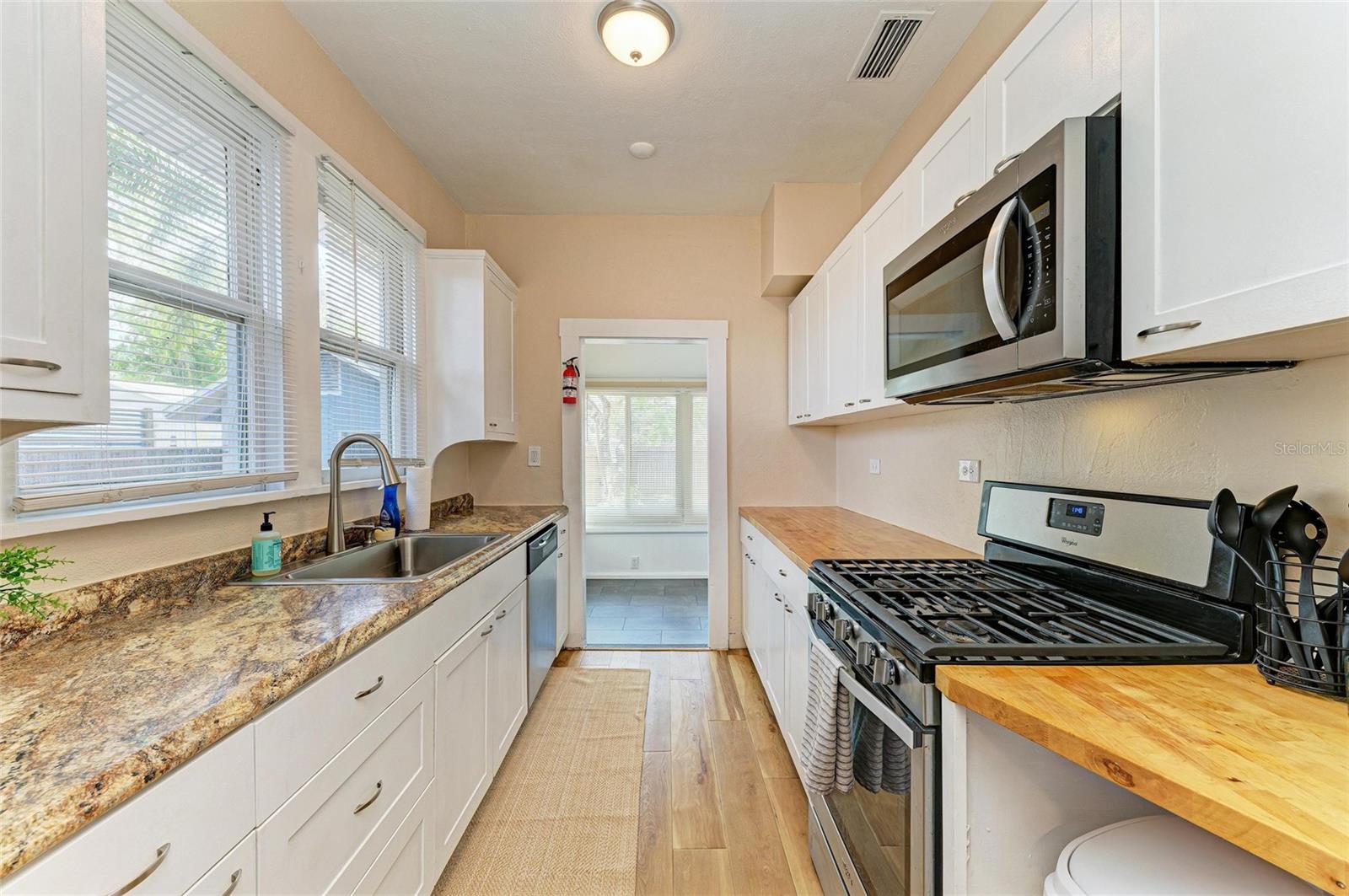 Image 11 of 30 For 2509 8th Avenue W