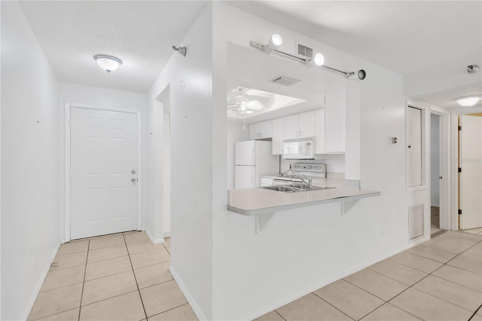 Image 4 of 27 For 6304 Pointe West Boulevard A107