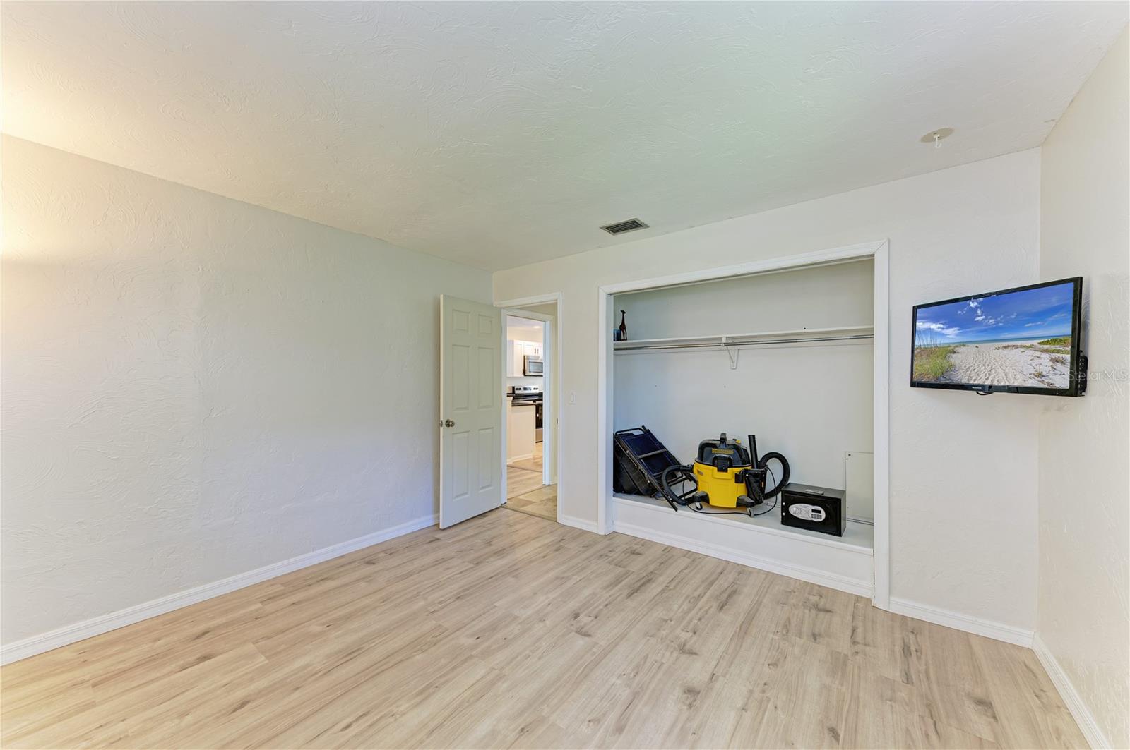 Image 46 of 82 For 5223 Shadow Lawn Drive