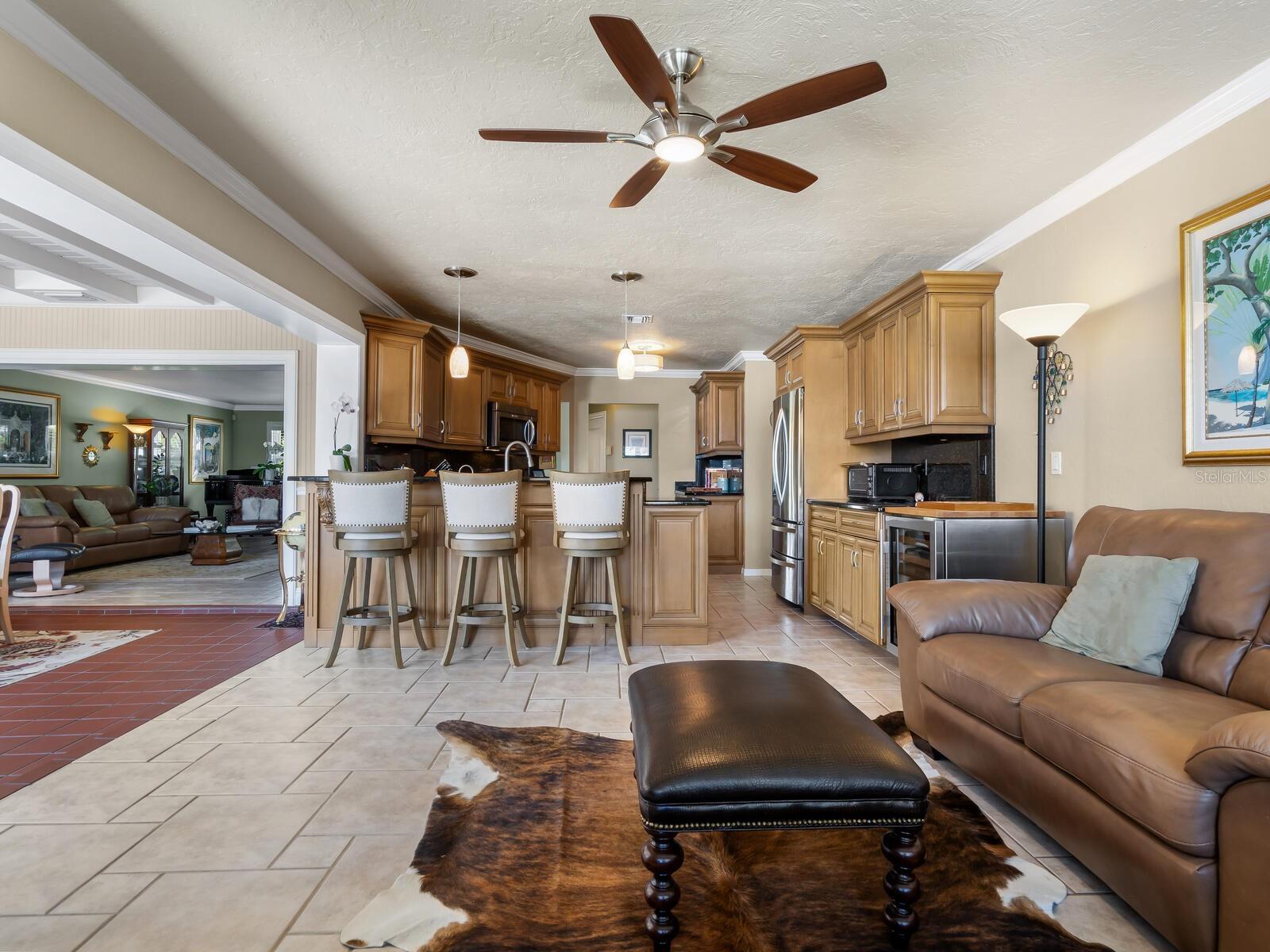 Listing photo id 17 for 7614 Peninsular Drive