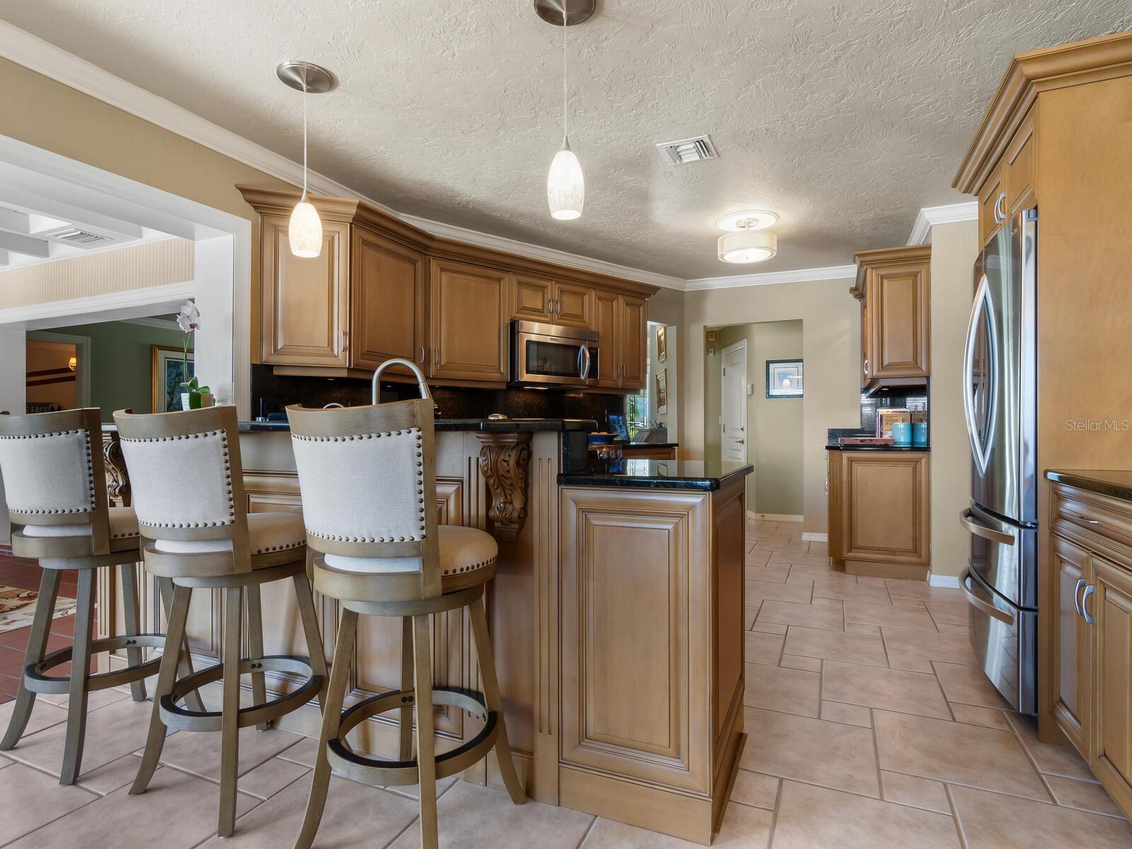 Listing photo id 18 for 7614 Peninsular Drive