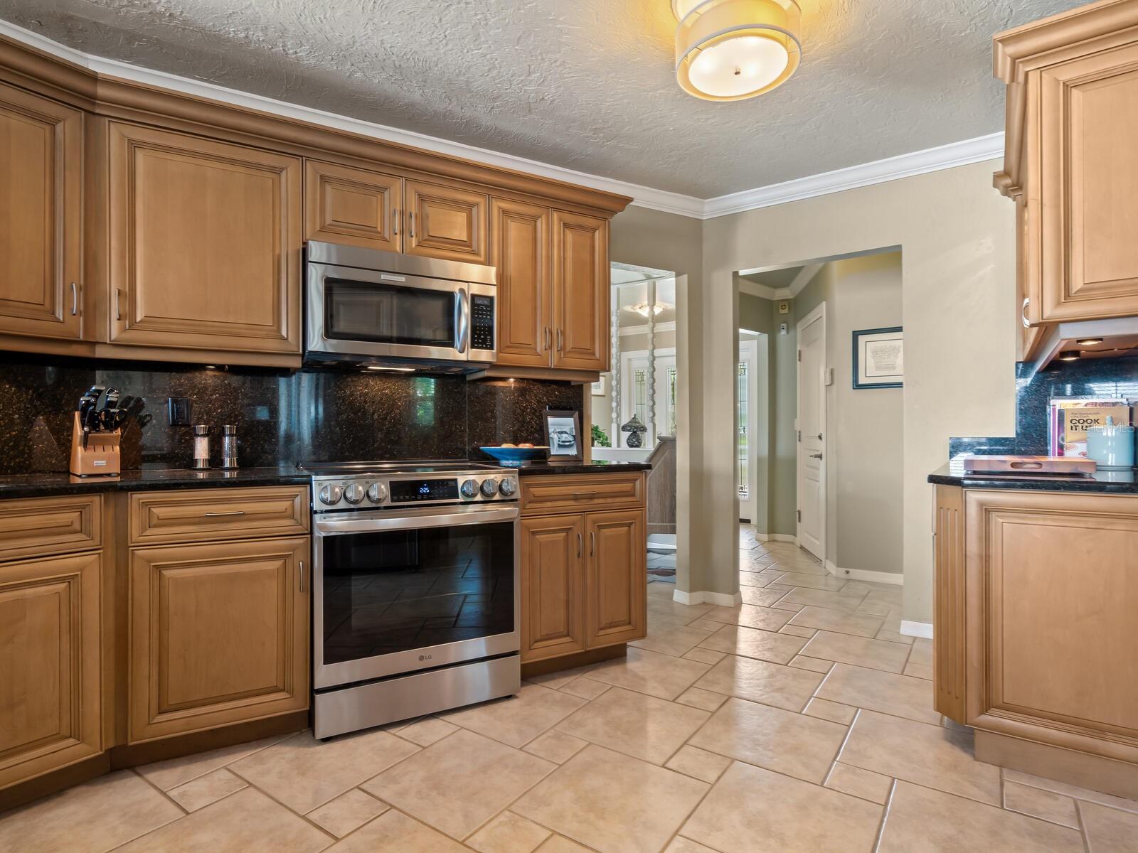 Listing photo id 19 for 7614 Peninsular Drive
