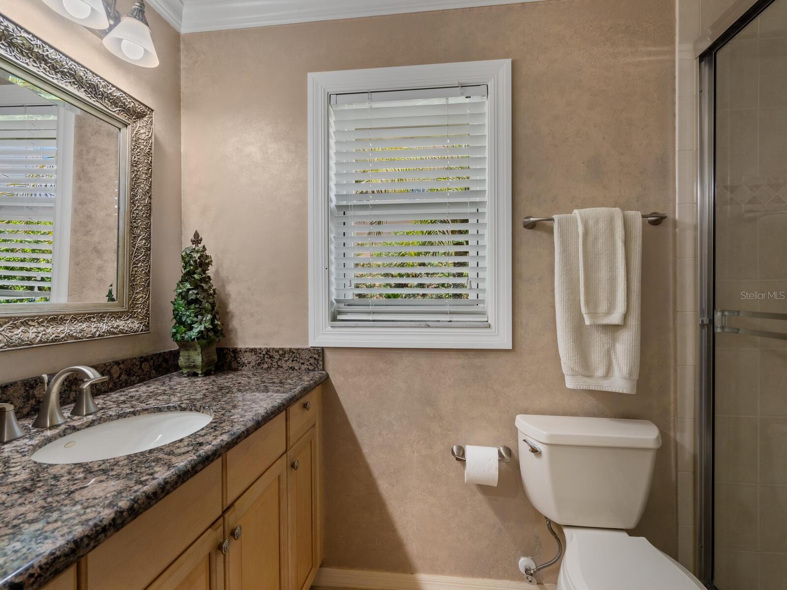 Listing photo id 28 for 7614 Peninsular Drive