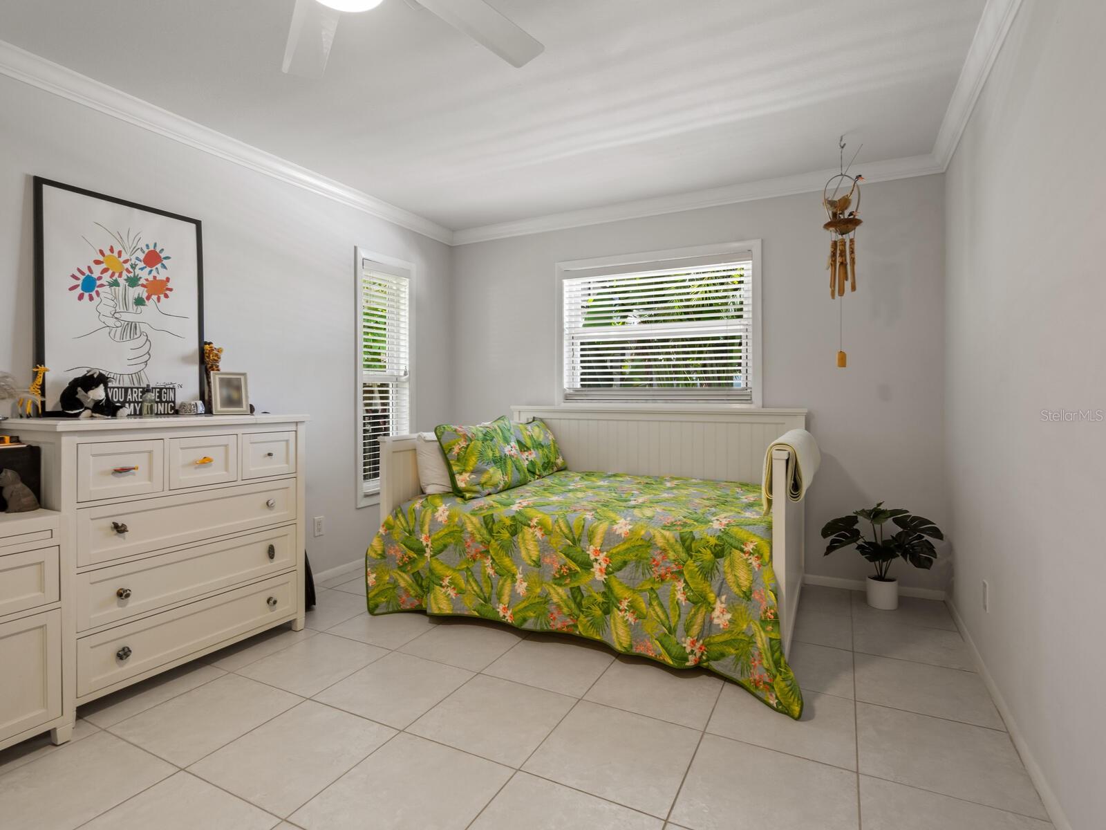 Listing photo id 31 for 7614 Peninsular Drive
