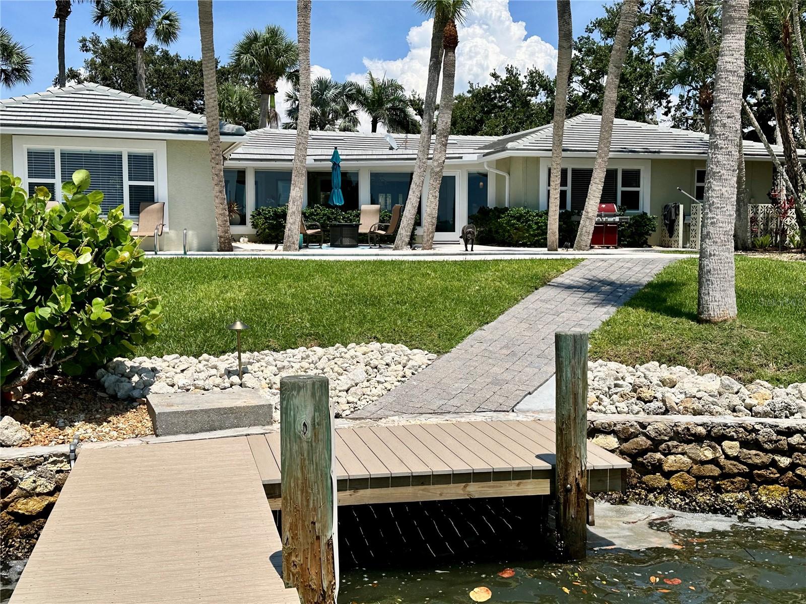 Listing photo id 39 for 7614 Peninsular Drive