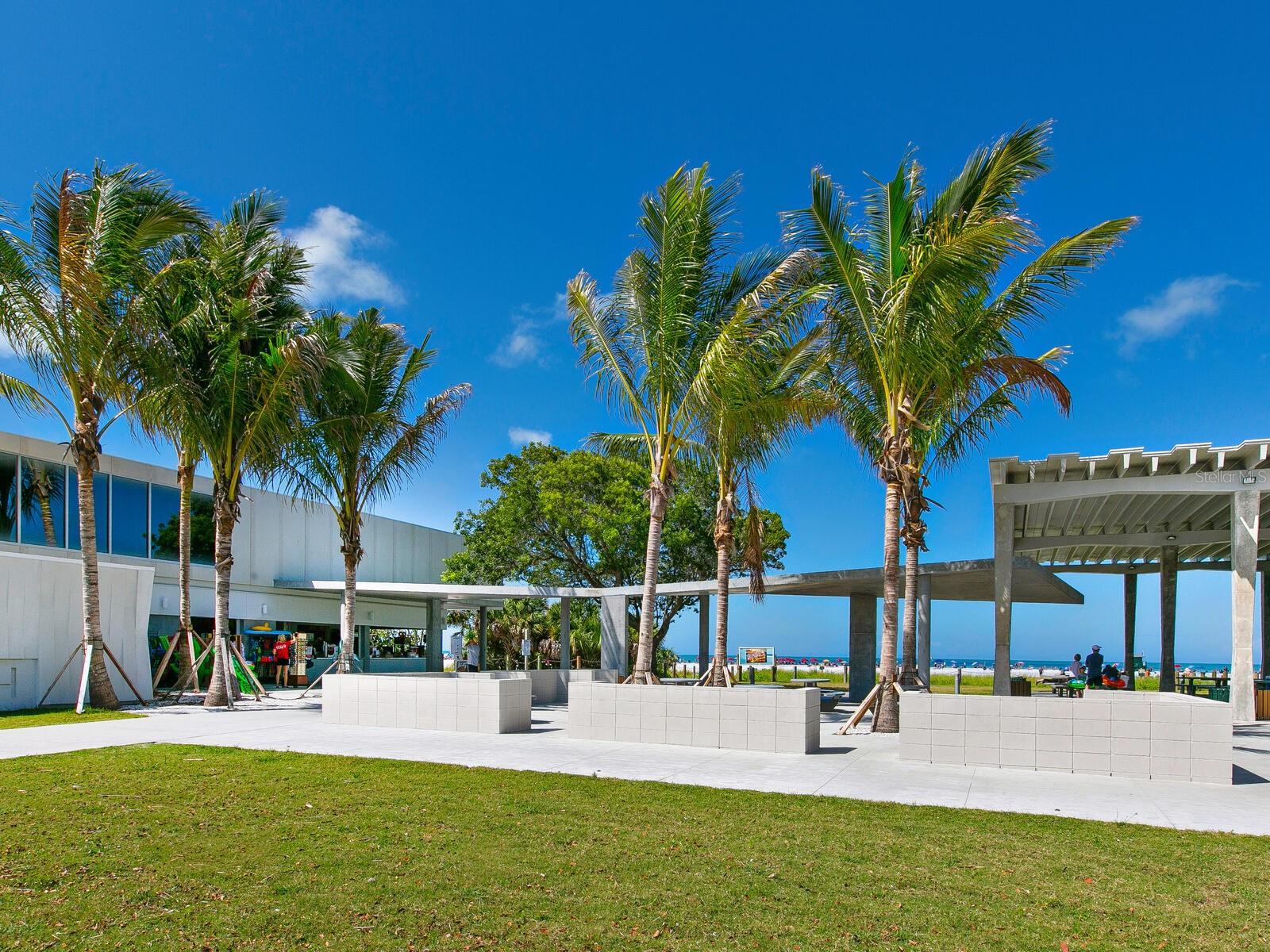 Listing photo id 49 for 7614 Peninsular Drive