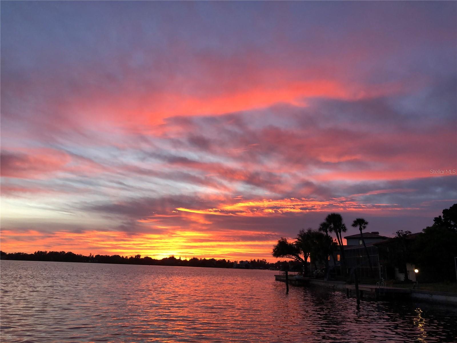 Listing photo id 65 for 7614 Peninsular Drive