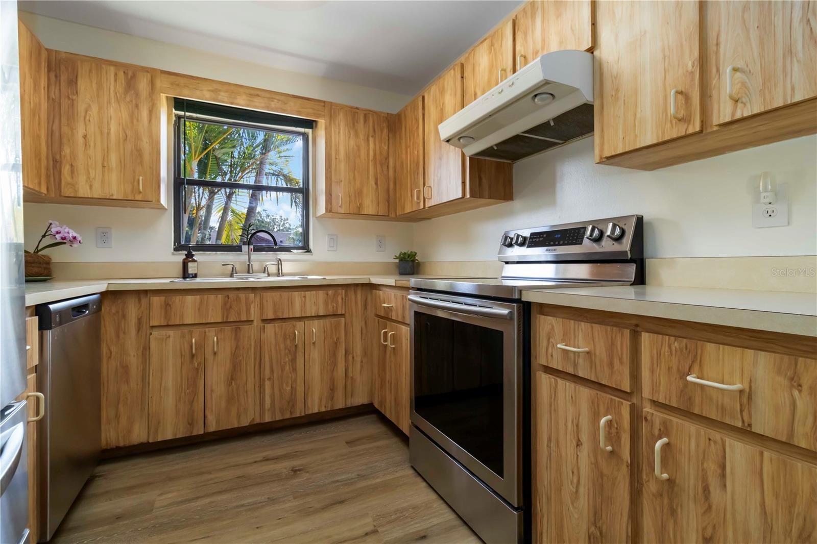 Image 14 of 30 For 2477 Wood Oak Drive
