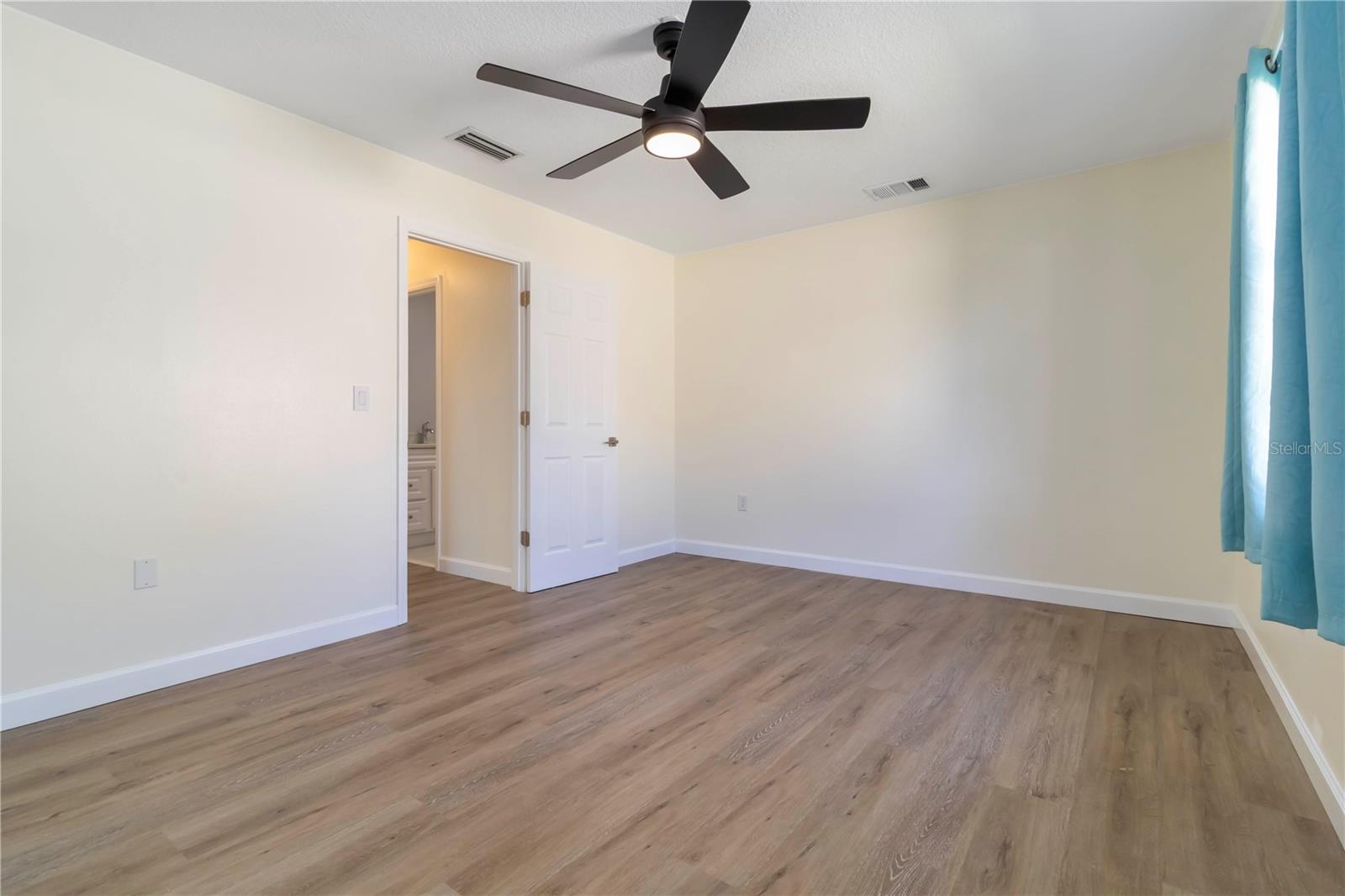 Image 21 of 30 For 2477 Wood Oak Drive