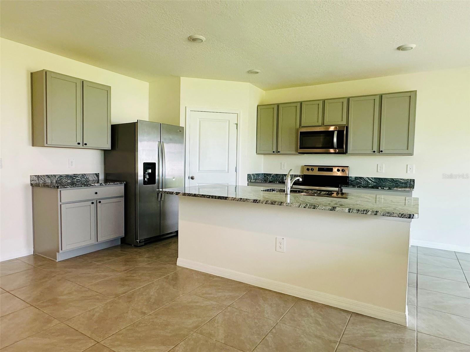 Image 4 of 65 For 12604 Promenade Estates Boulevard
