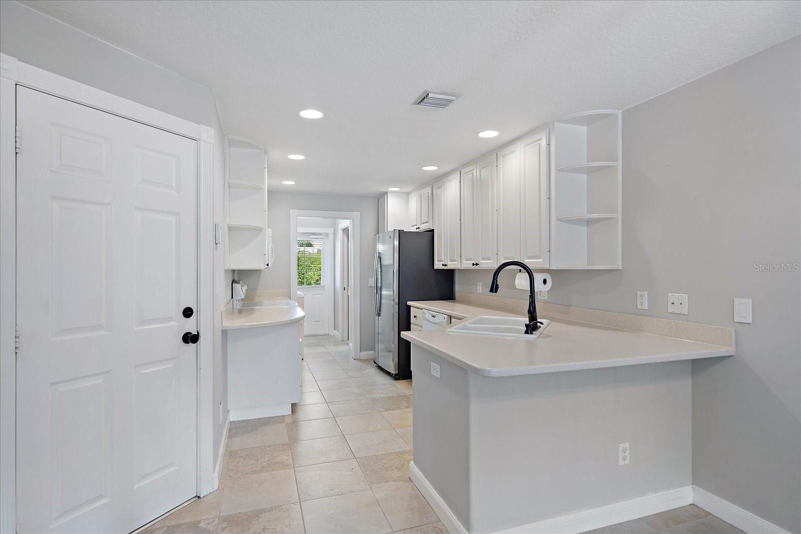Image 10 of 29 For 1519 Napoli Drive E