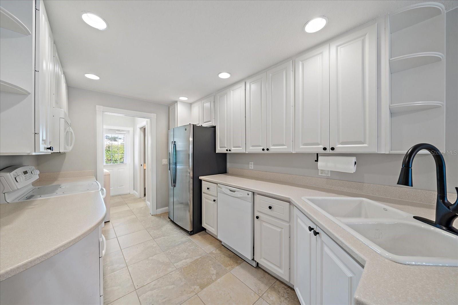 Image 11 of 29 For 1519 Napoli Drive E