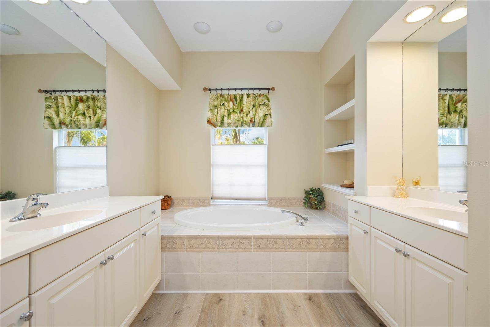 Image 31 of 68 For 6186 9th Avenue Circle Ne
