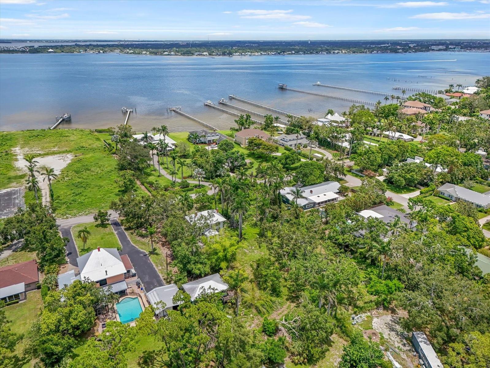 Image 10 of 14 For 3601 Riverview Boulevard