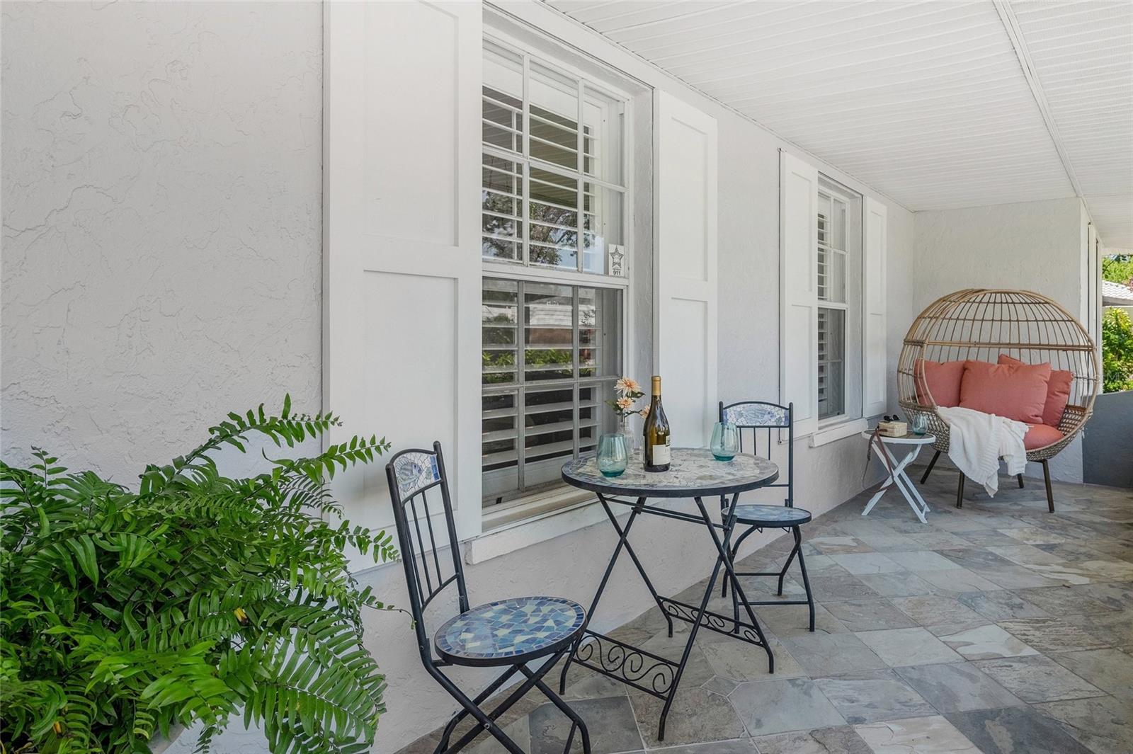 Listing photo id 14 for 572 Commonwealth Lane