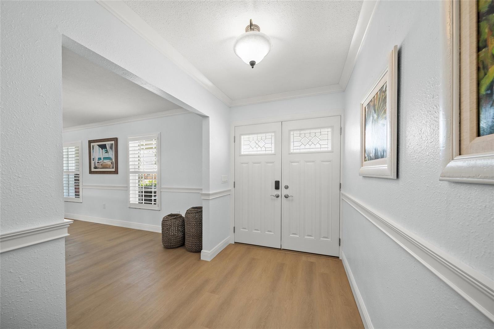 Listing photo id 15 for 572 Commonwealth Lane