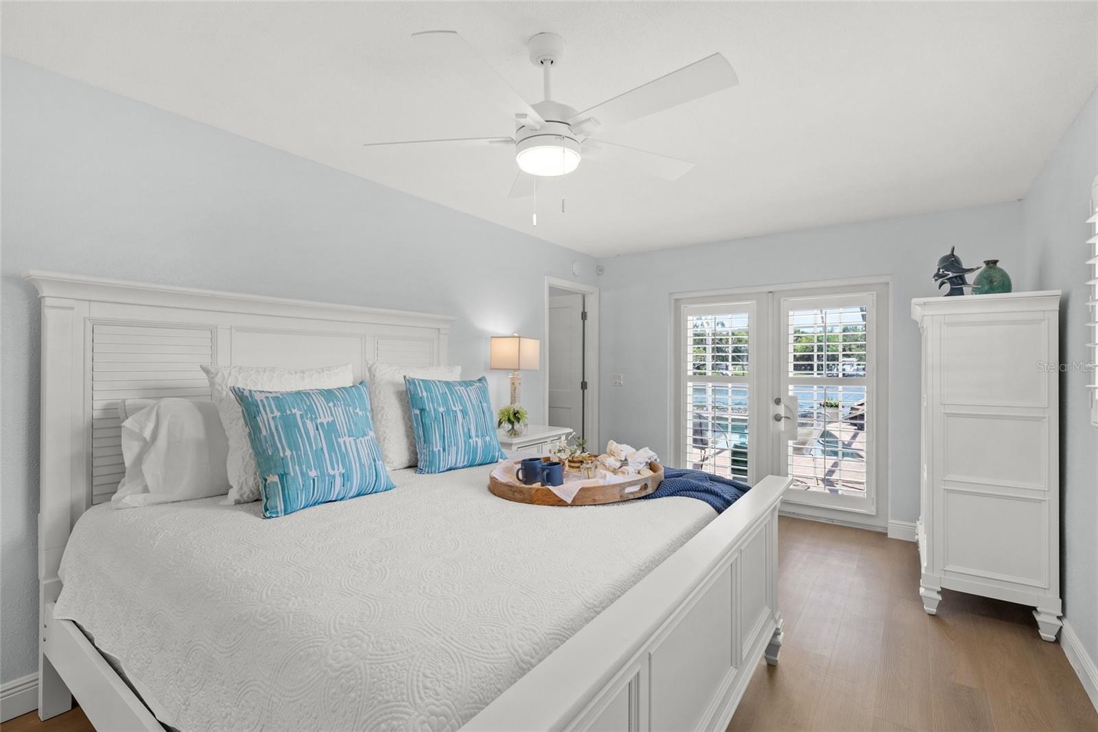 Listing photo id 39 for 572 Commonwealth Lane