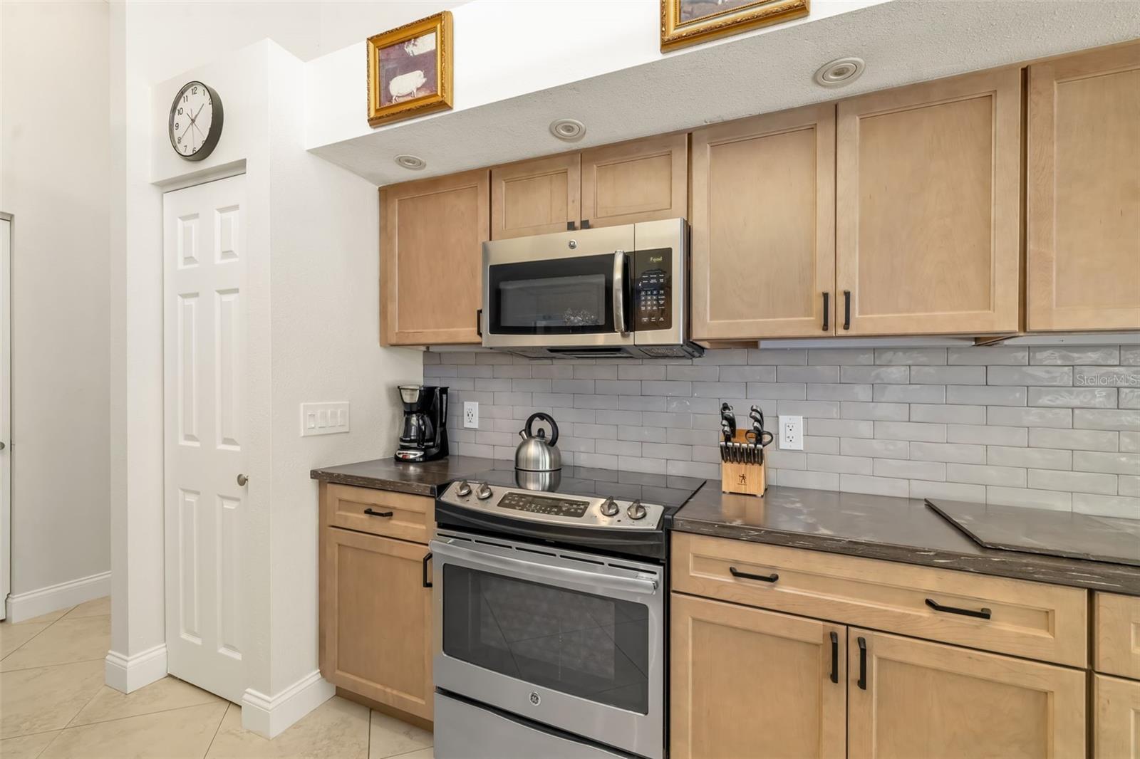 Image 15 of 64 For 3988 Berlin Drive