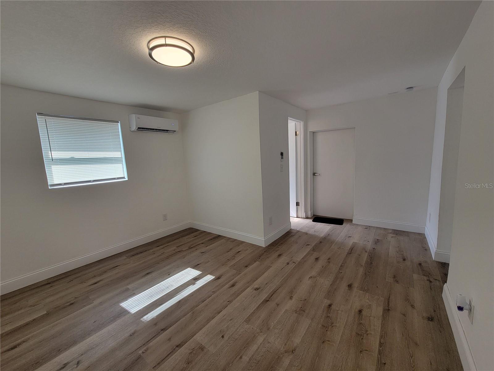 Image 14 of 40 For 1802 19th Avenue W