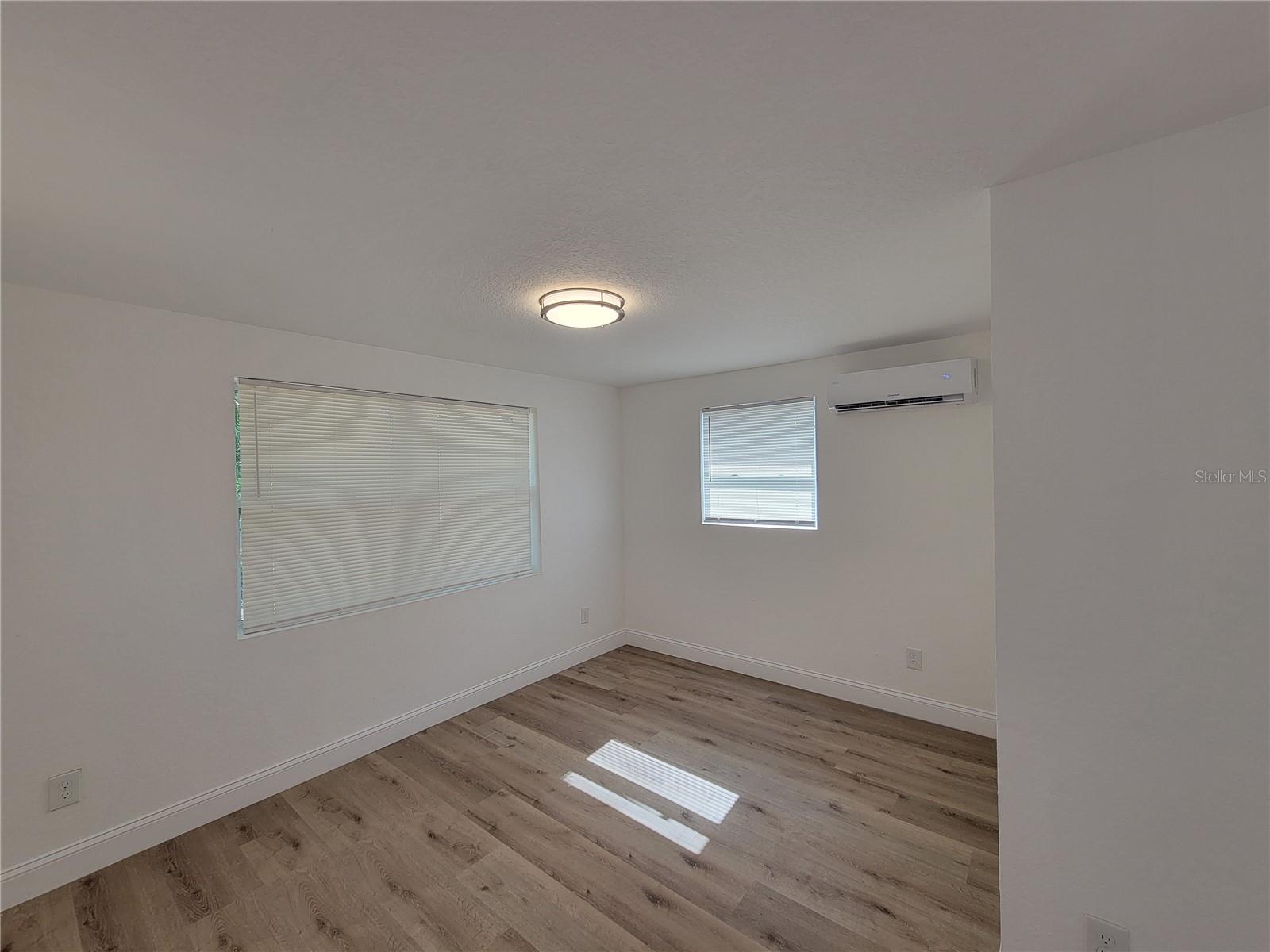Image 15 of 40 For 1802 19th Avenue W