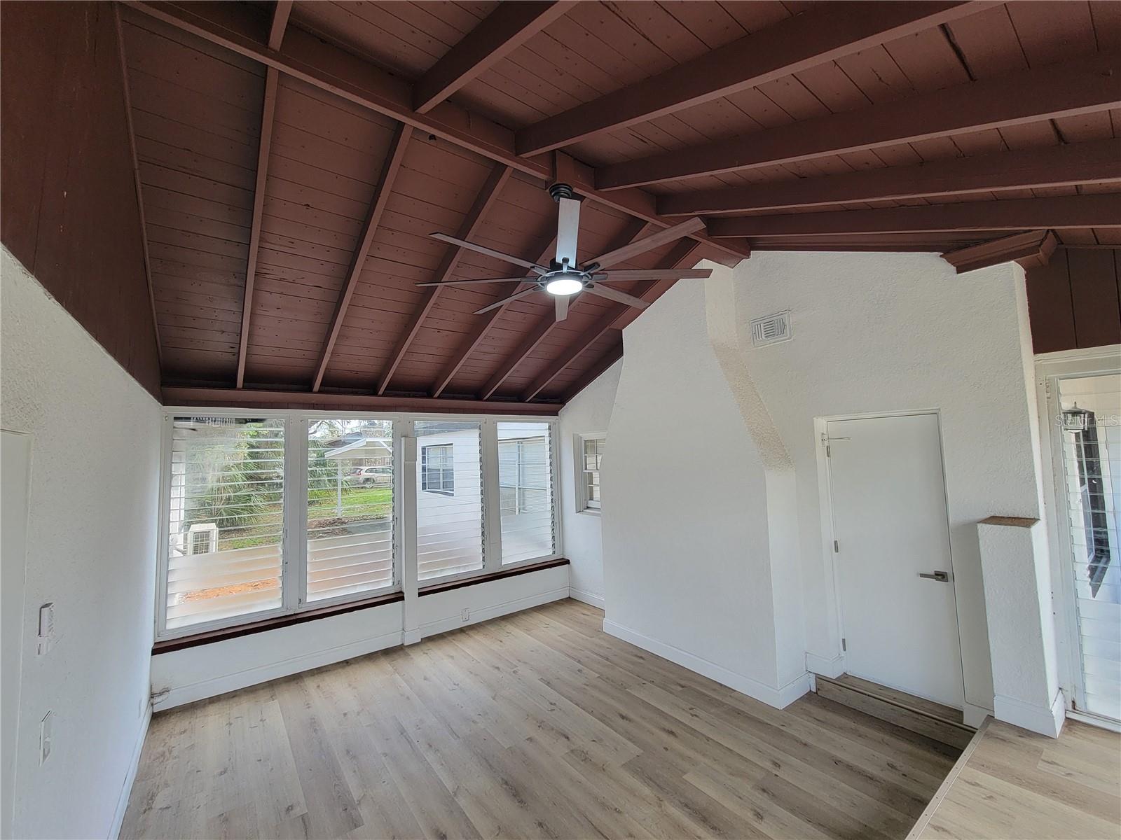 Image 18 of 40 For 1802 19th Avenue W