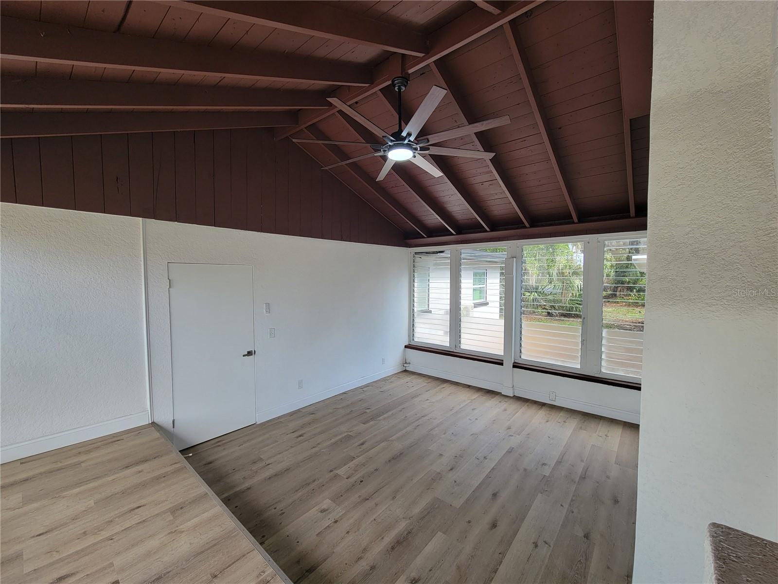 Image 19 of 40 For 1802 19th Avenue W