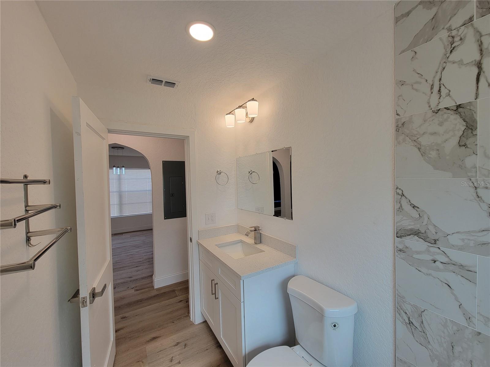 Image 24 of 40 For 1802 19th Avenue W