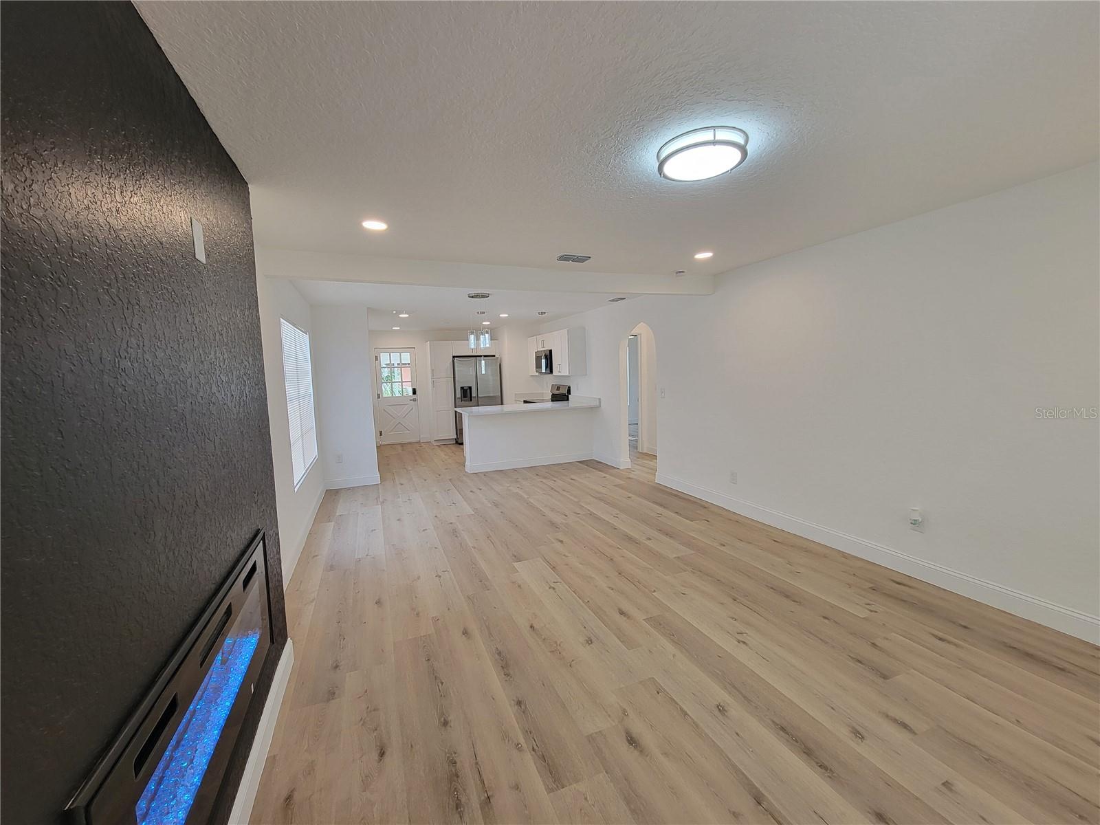 Image 5 of 40 For 1802 19th Avenue W