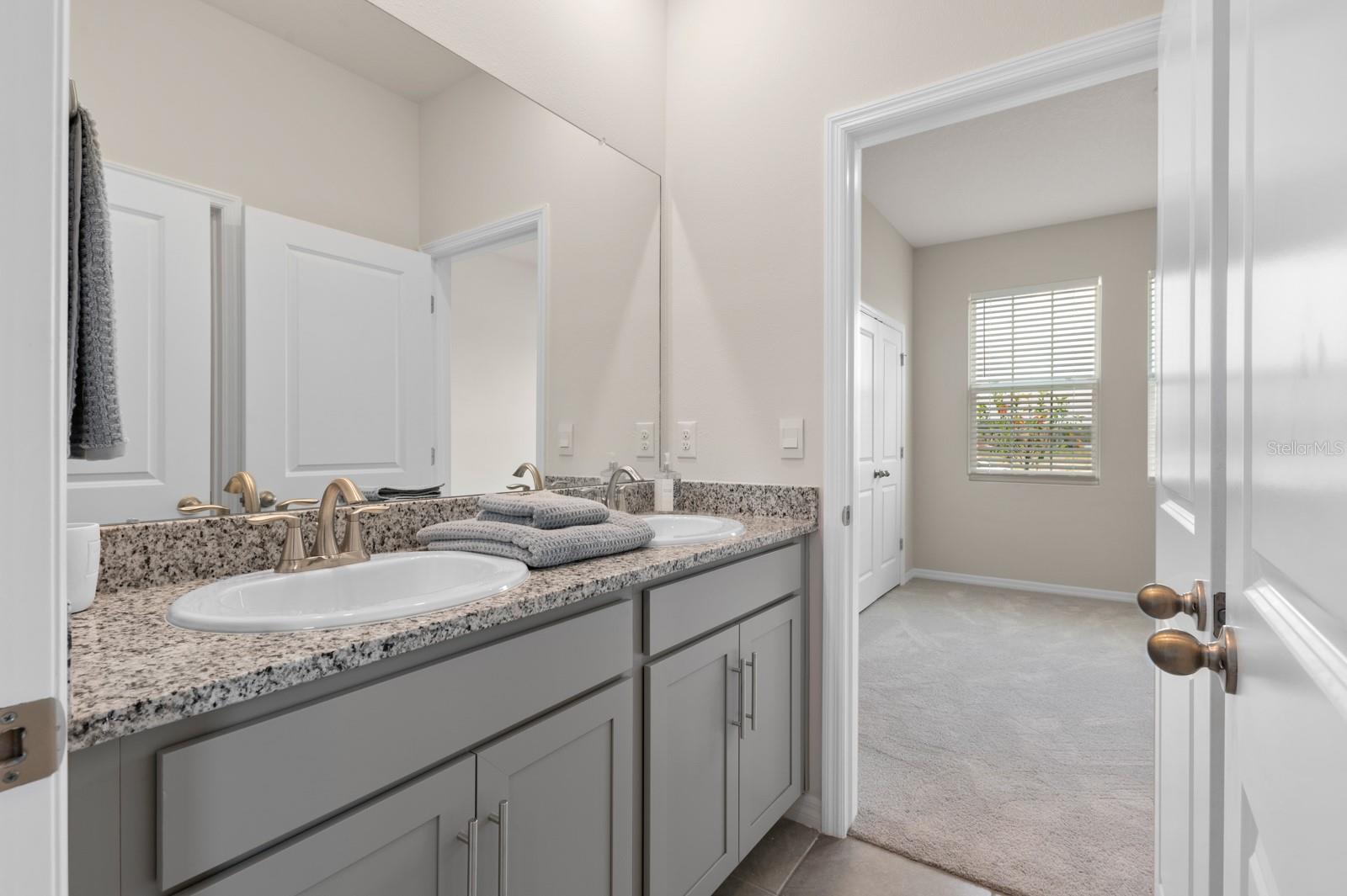 Image 23 of 27 For 520 158th Street E