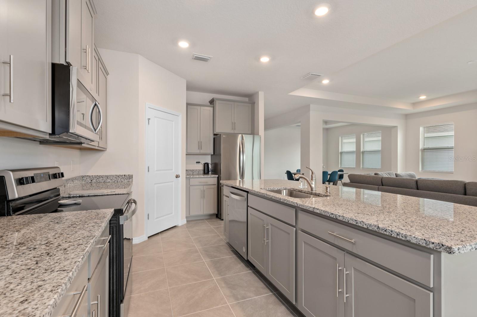 Image 8 of 27 For 520 158th Street E