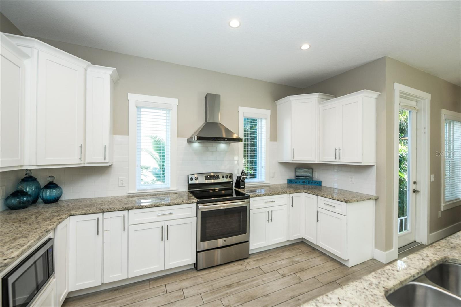 Image 52 of 83 For 211 65th Street