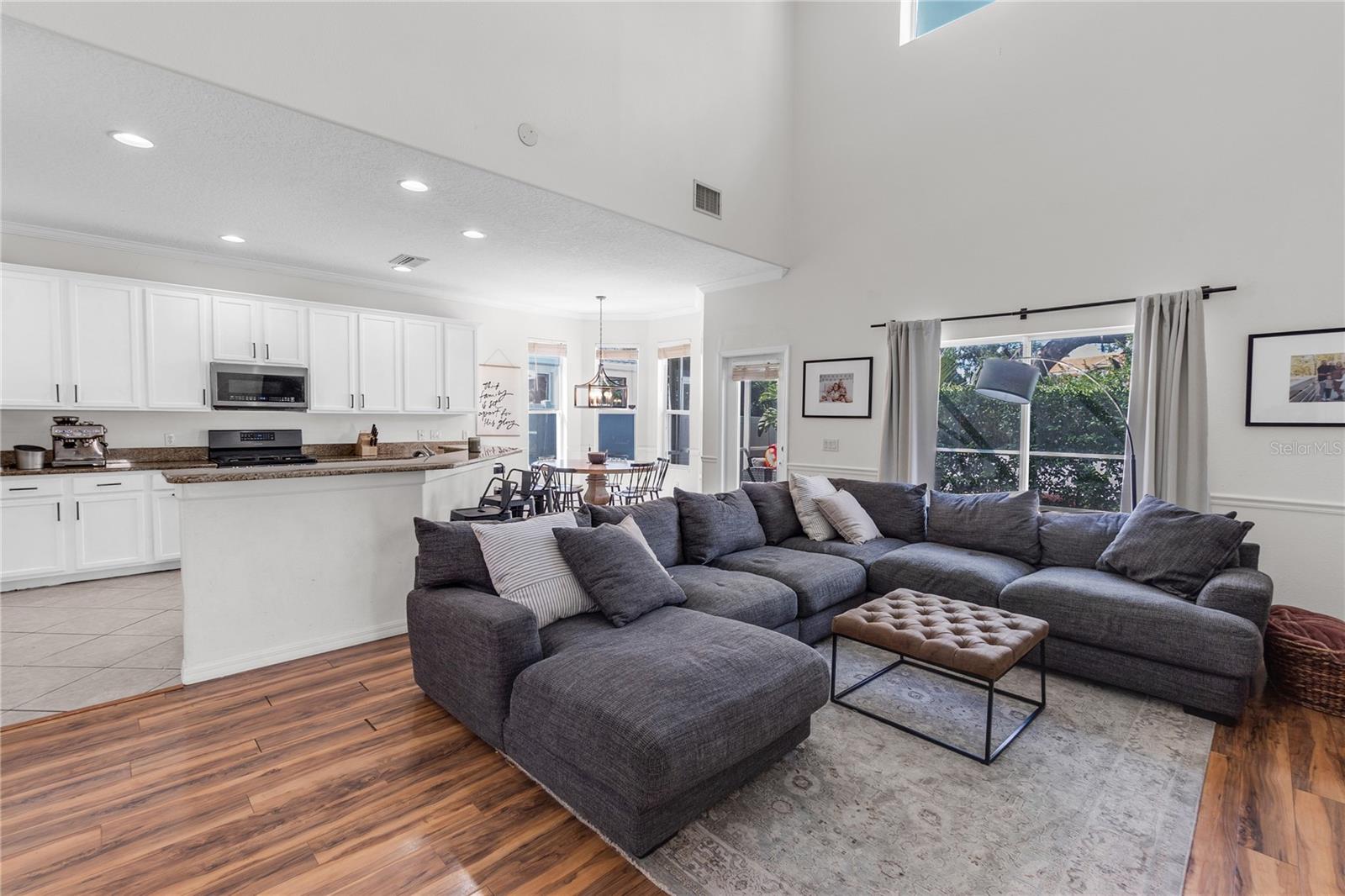 Image 11 of 41 For 6032 36th Court E