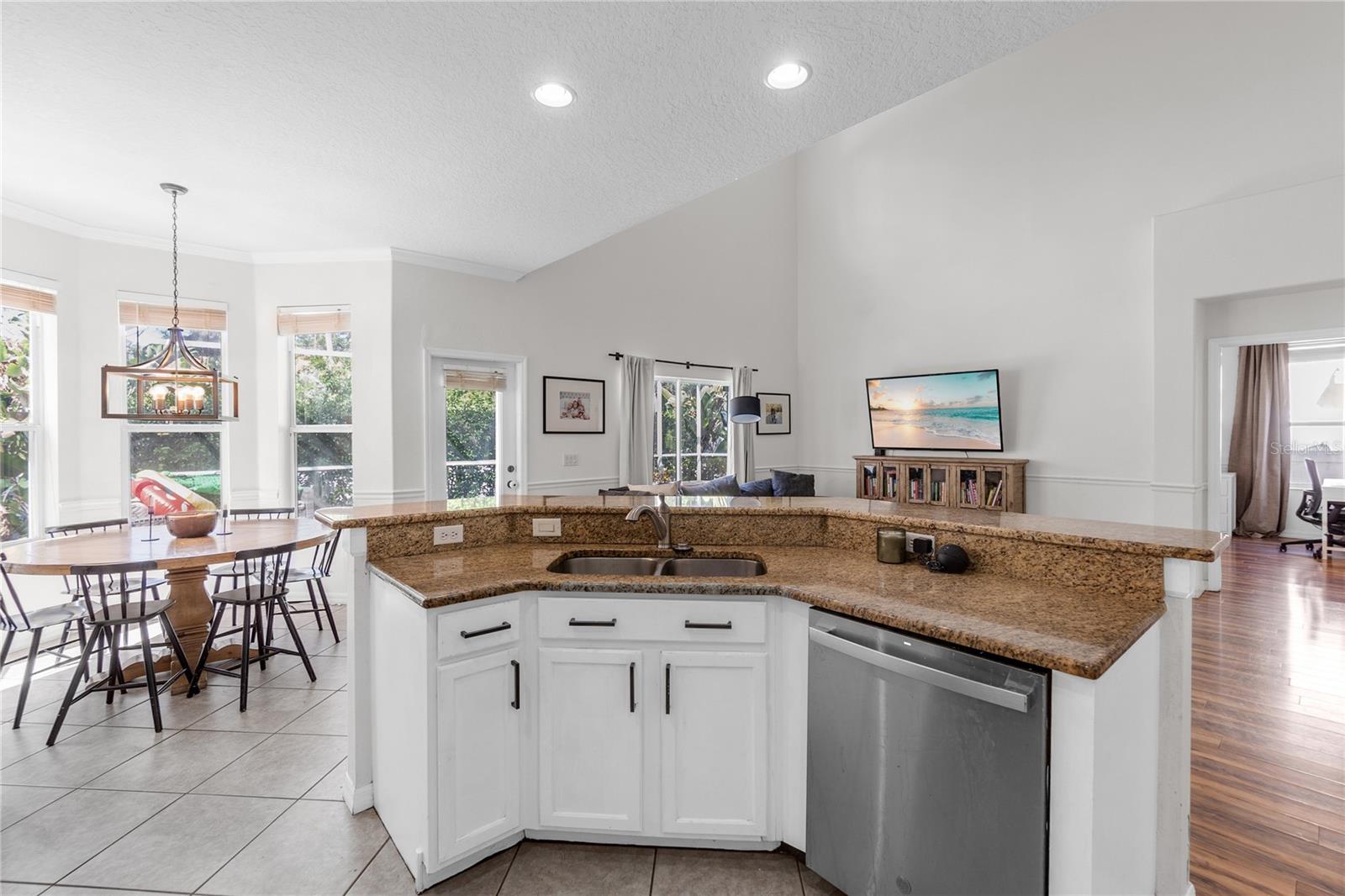 Image 14 of 41 For 6032 36th Court E