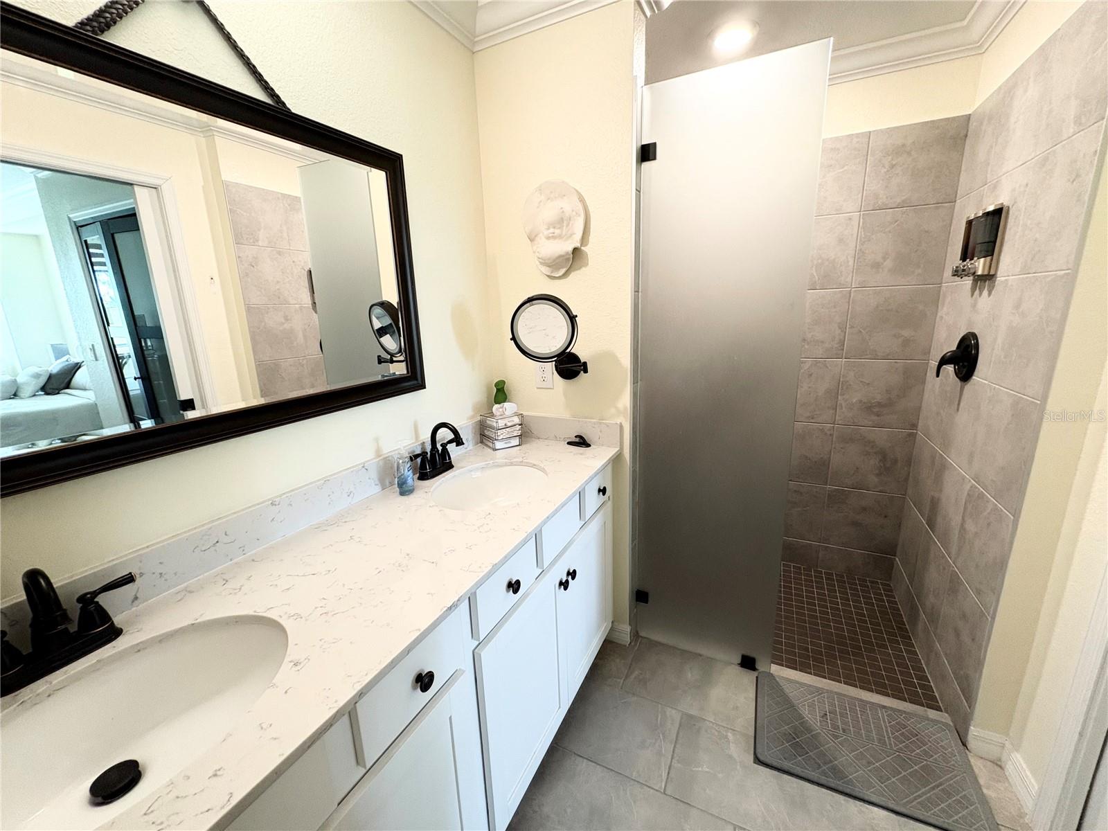 Image 27 of 43 For 5721 Palmer Circle 102