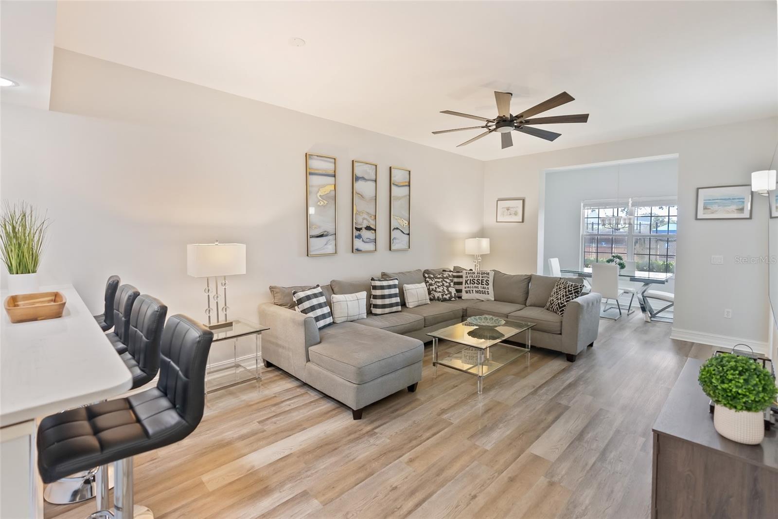 Image 4 of 35 For 3702 54th Drive W 102