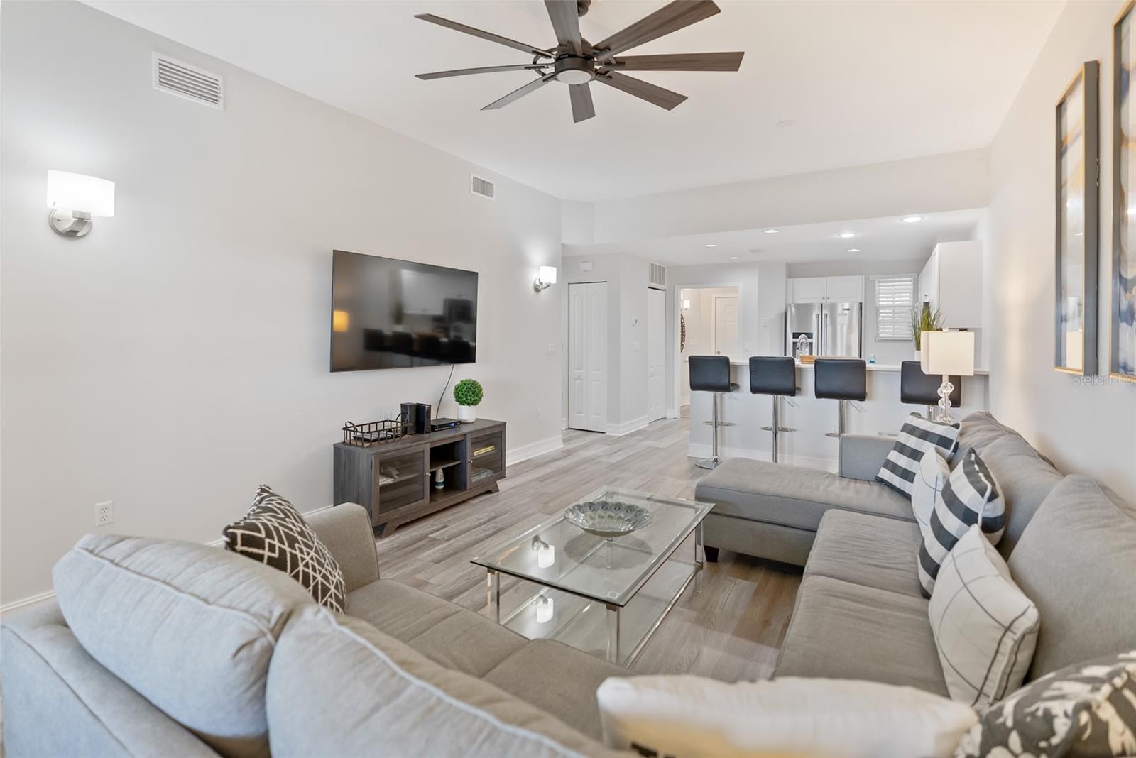 Image 7 of 35 For 3702 54th Drive W 102