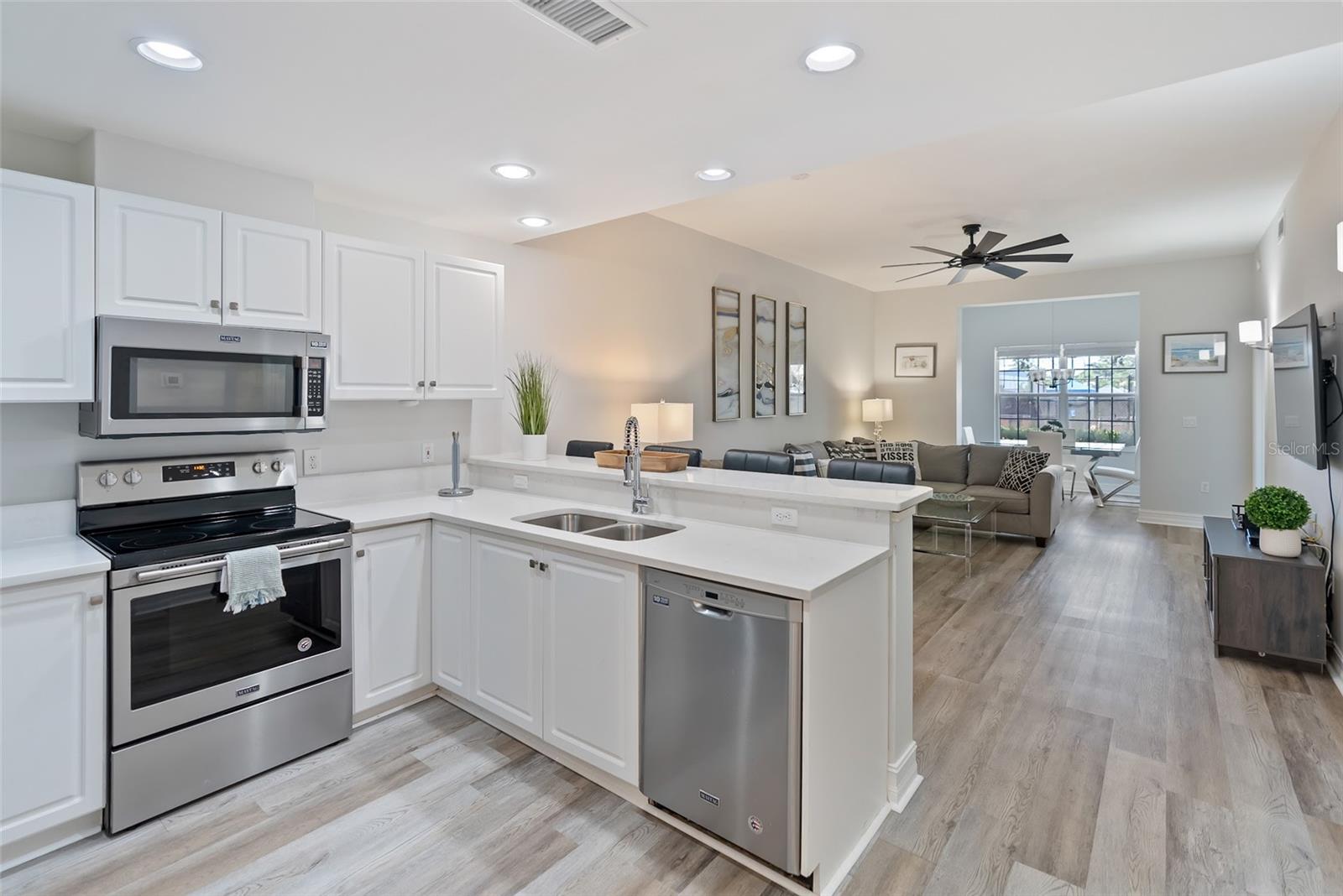 Image 8 of 35 For 3702 54th Drive W 102