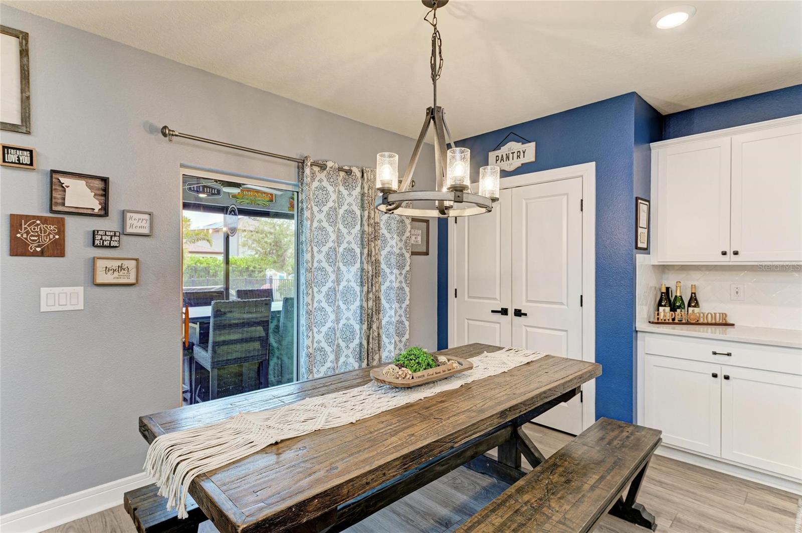 Image 14 of 70 For 8940 Royal River Circle
