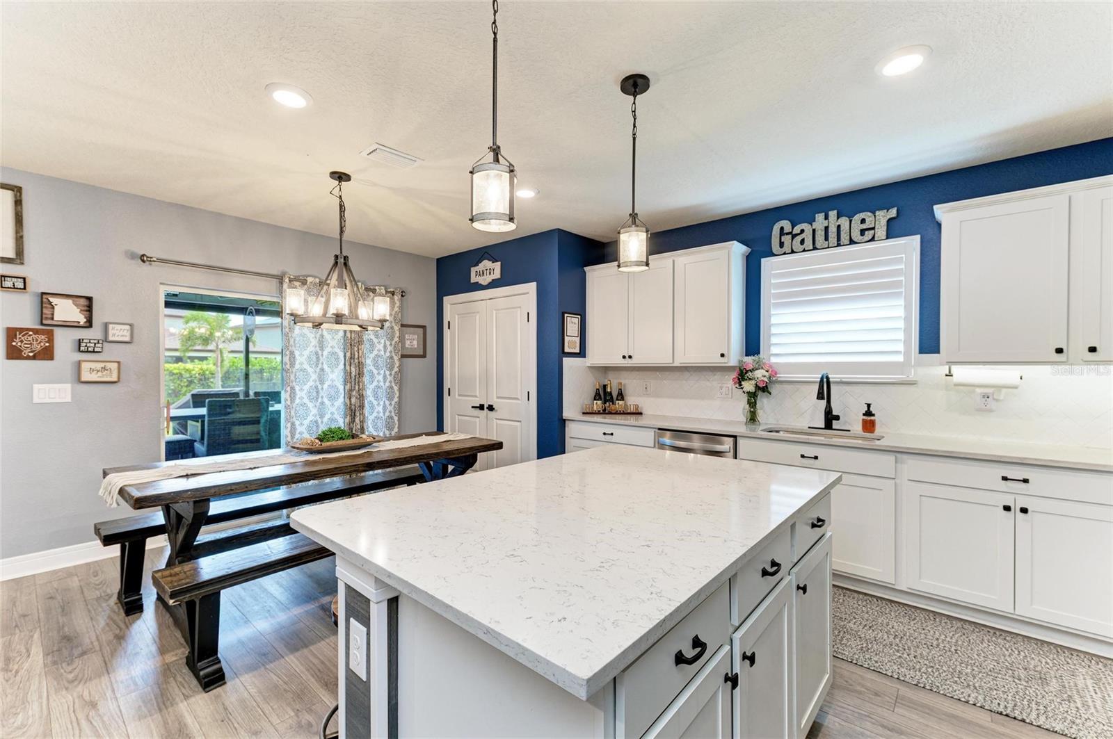 Image 17 of 70 For 8940 Royal River Circle