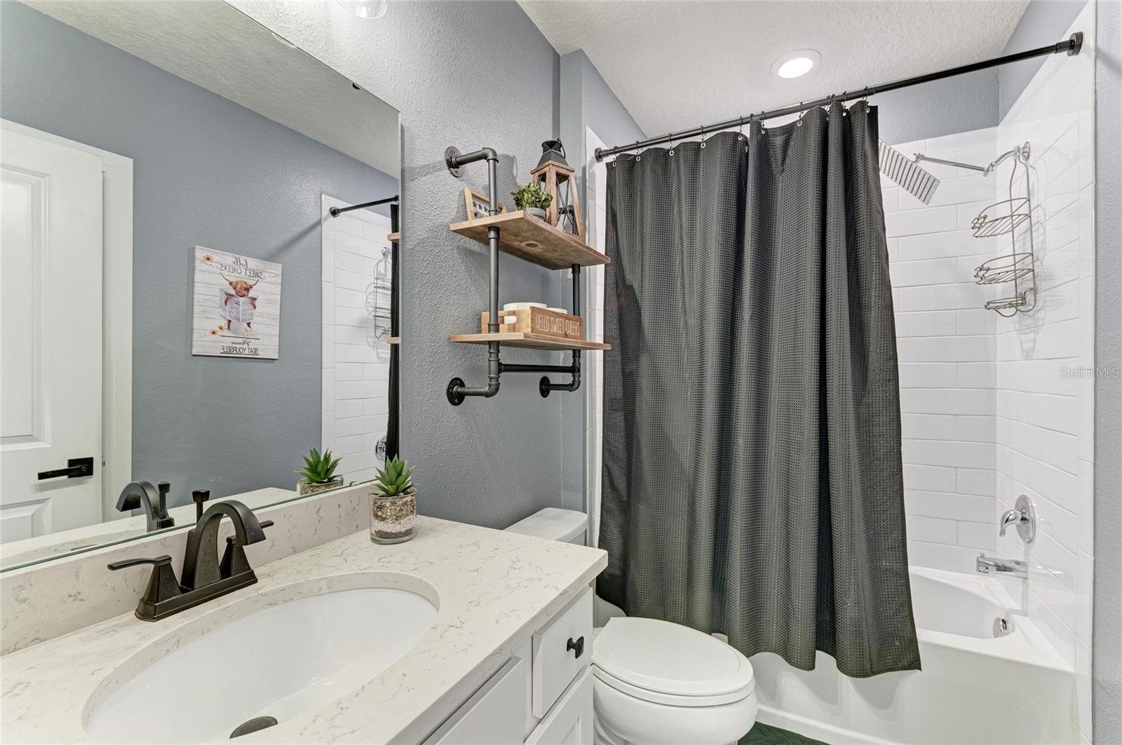 Image 21 of 70 For 8940 Royal River Circle