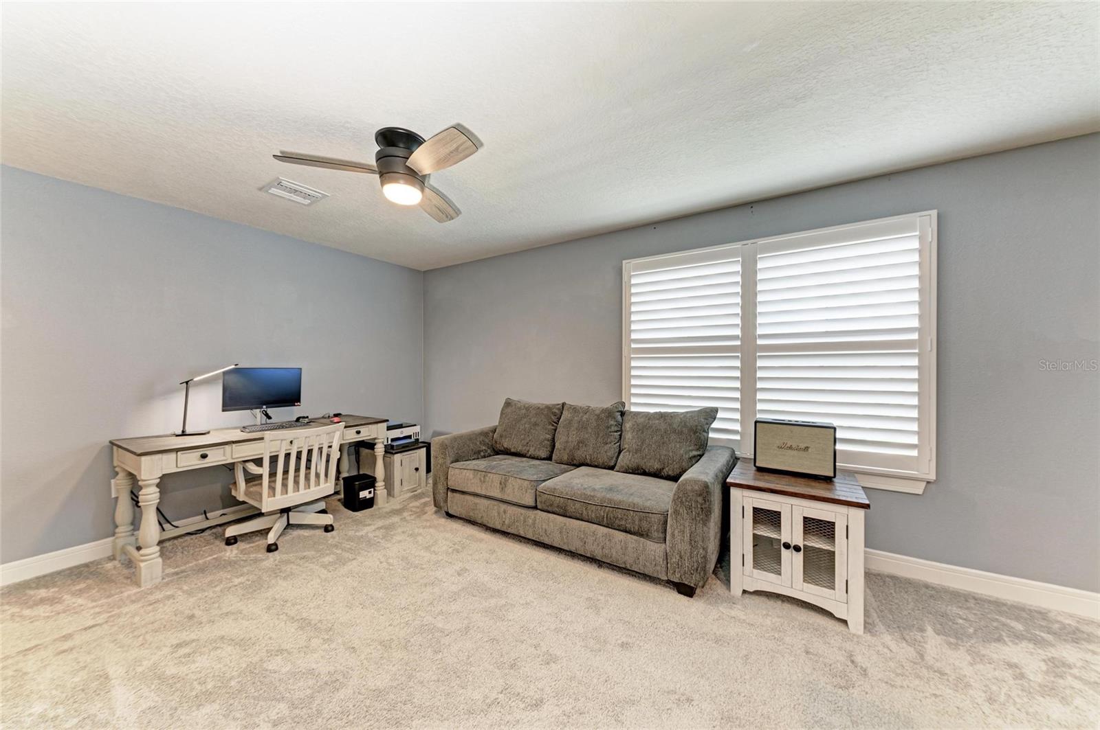 Image 27 of 70 For 8940 Royal River Circle