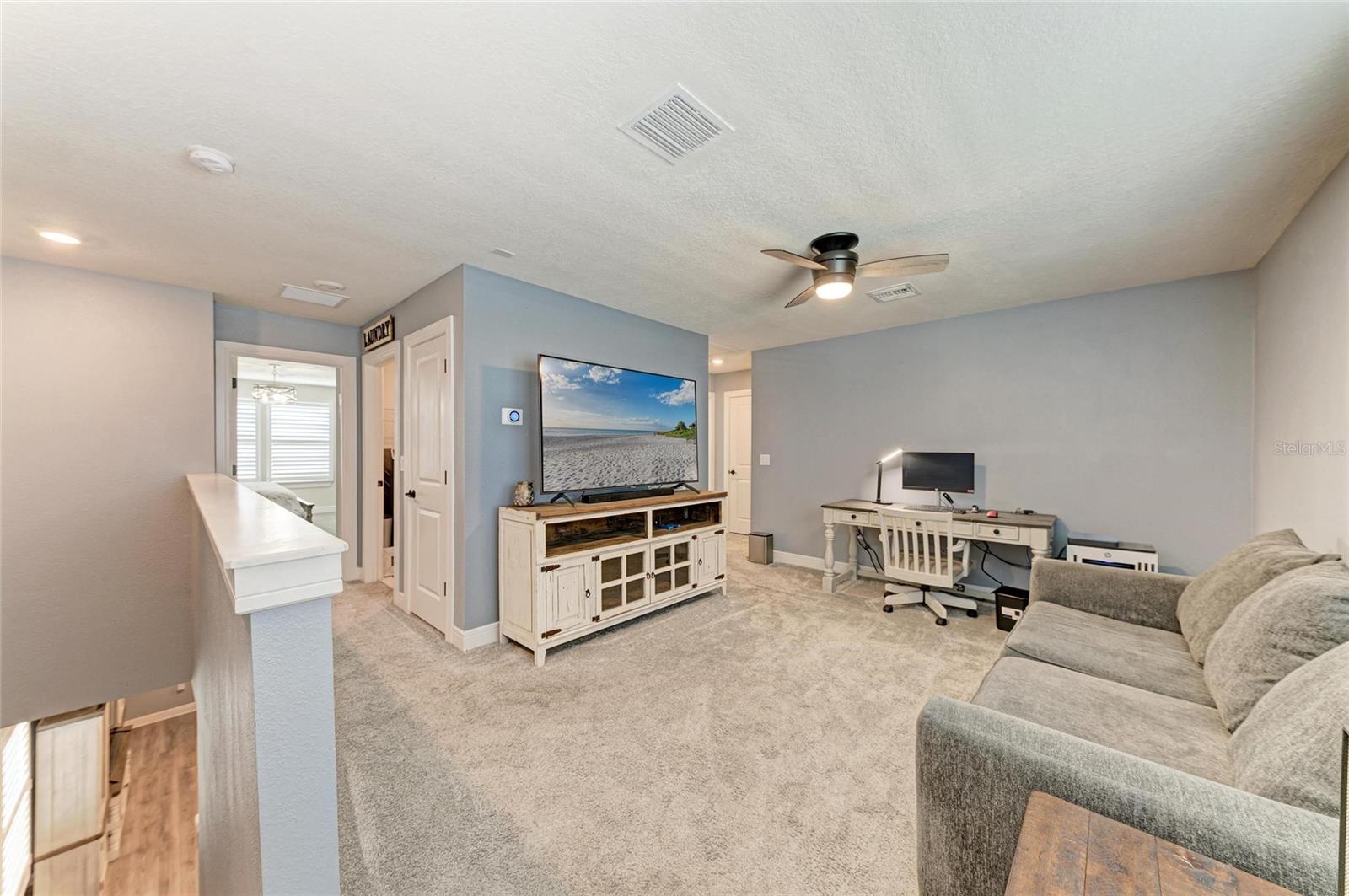 Image 28 of 70 For 8940 Royal River Circle