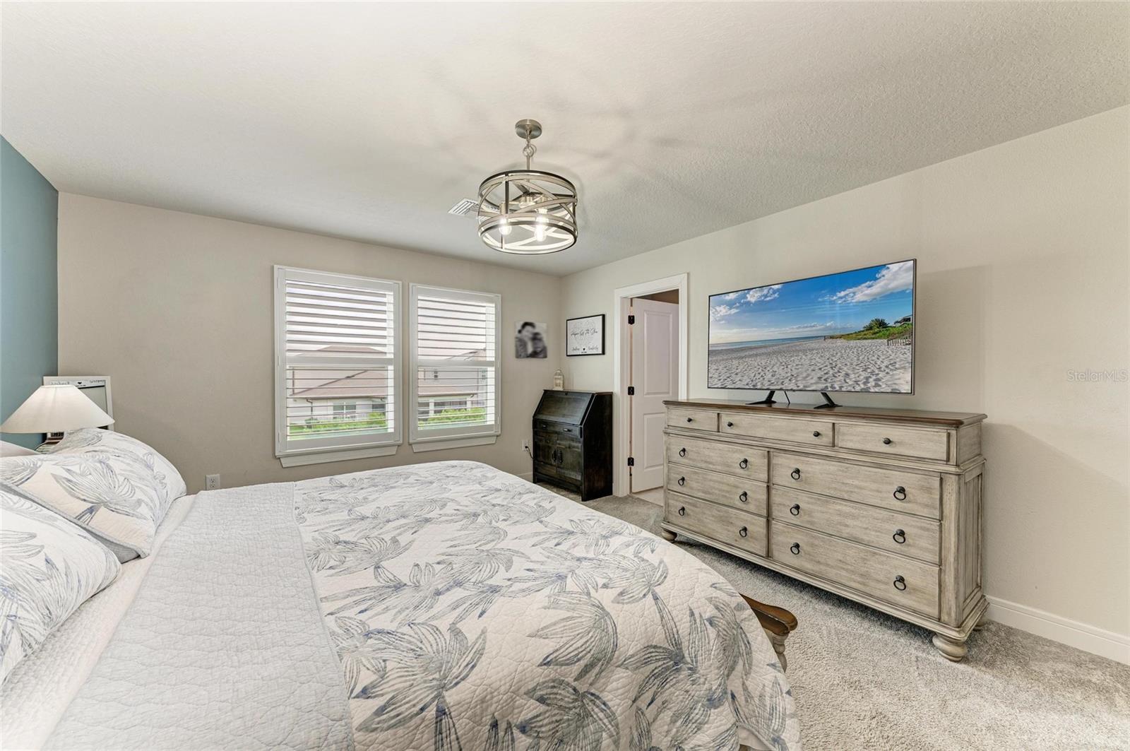 Image 31 of 70 For 8940 Royal River Circle